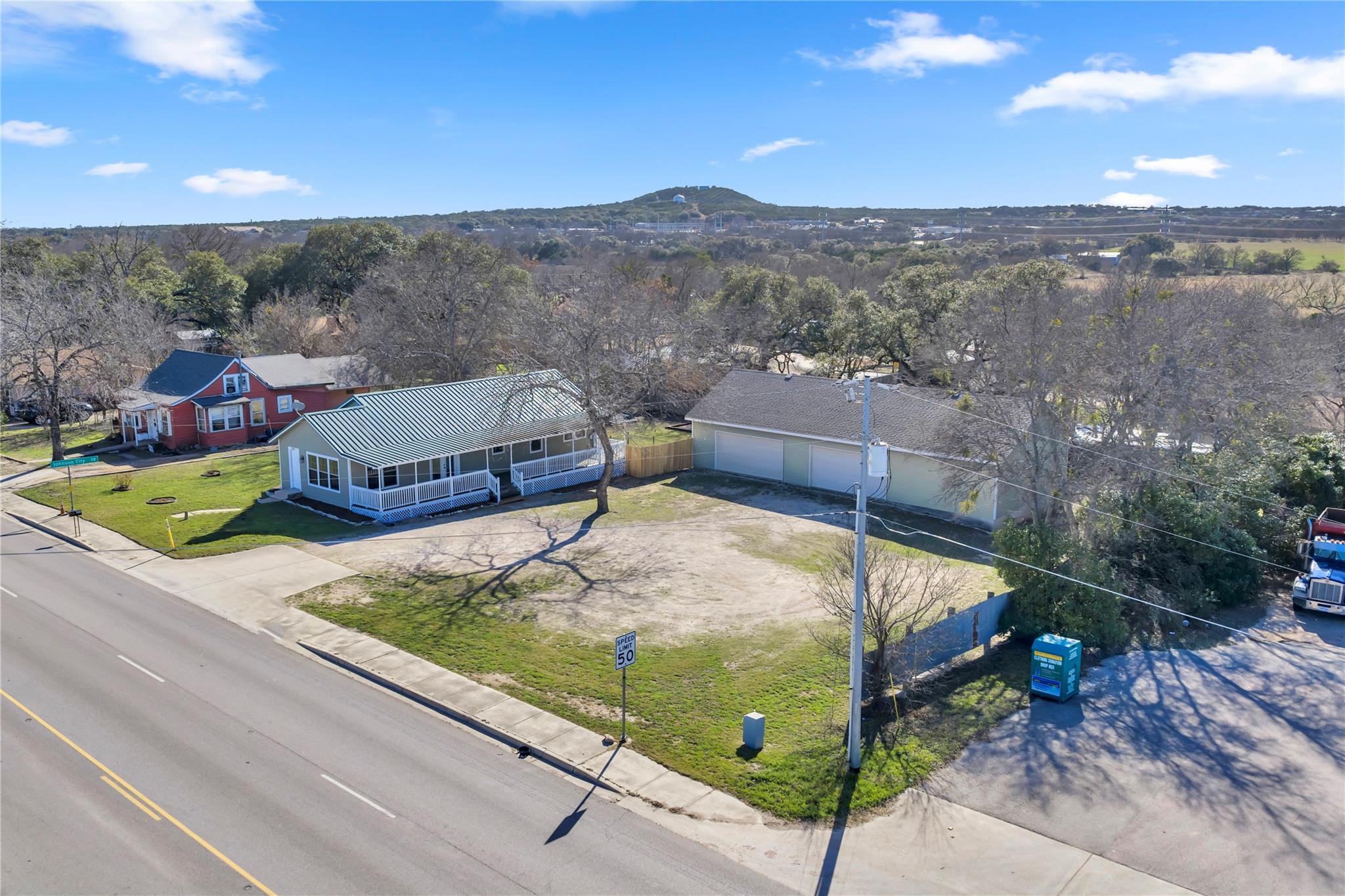 808 N Water St, Burnet, TX 78611