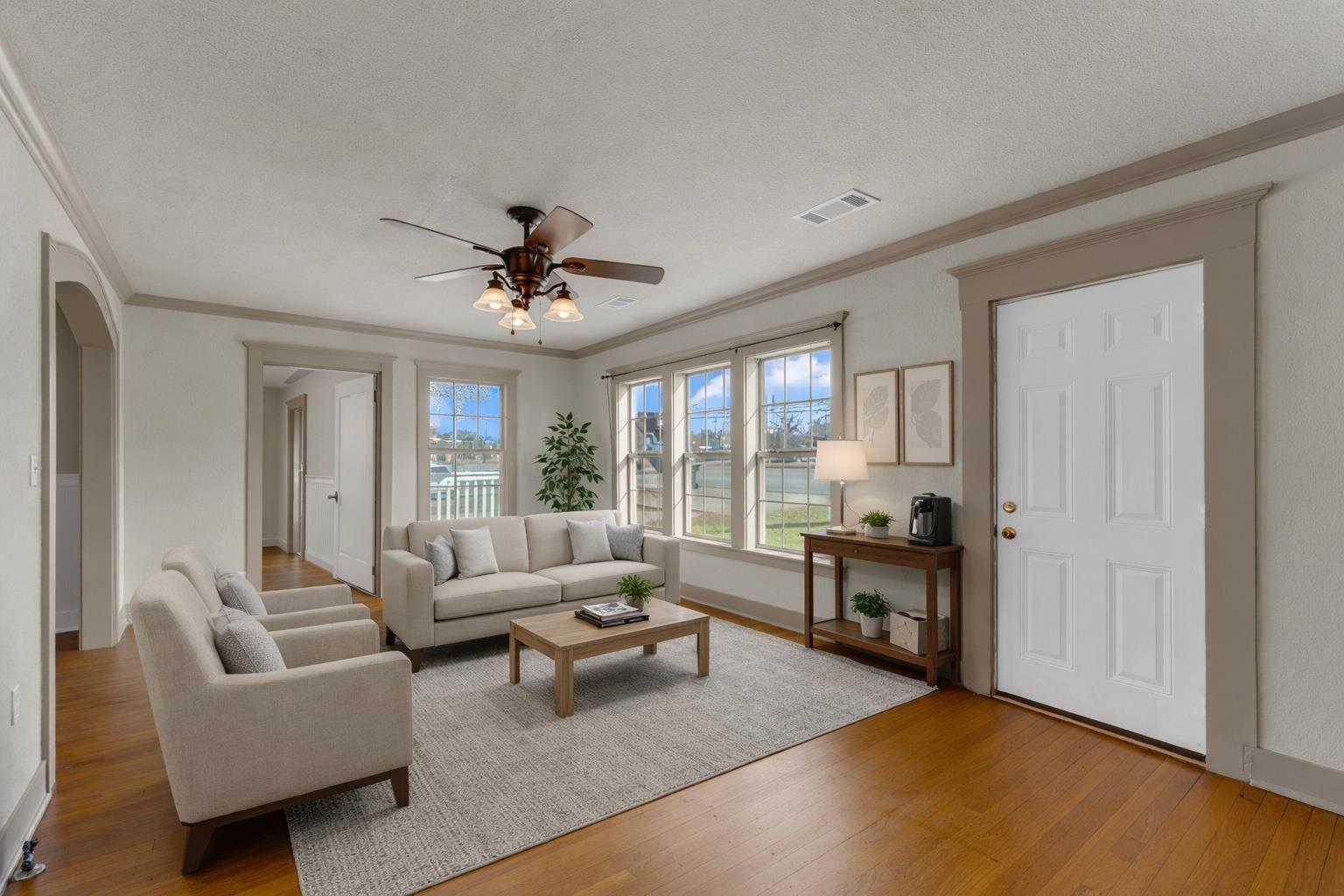 808 N Water St, Burnet, TX 78611