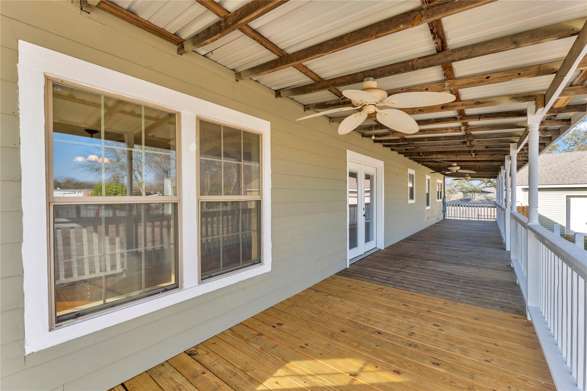 808 N Water St, Burnet, TX 78611