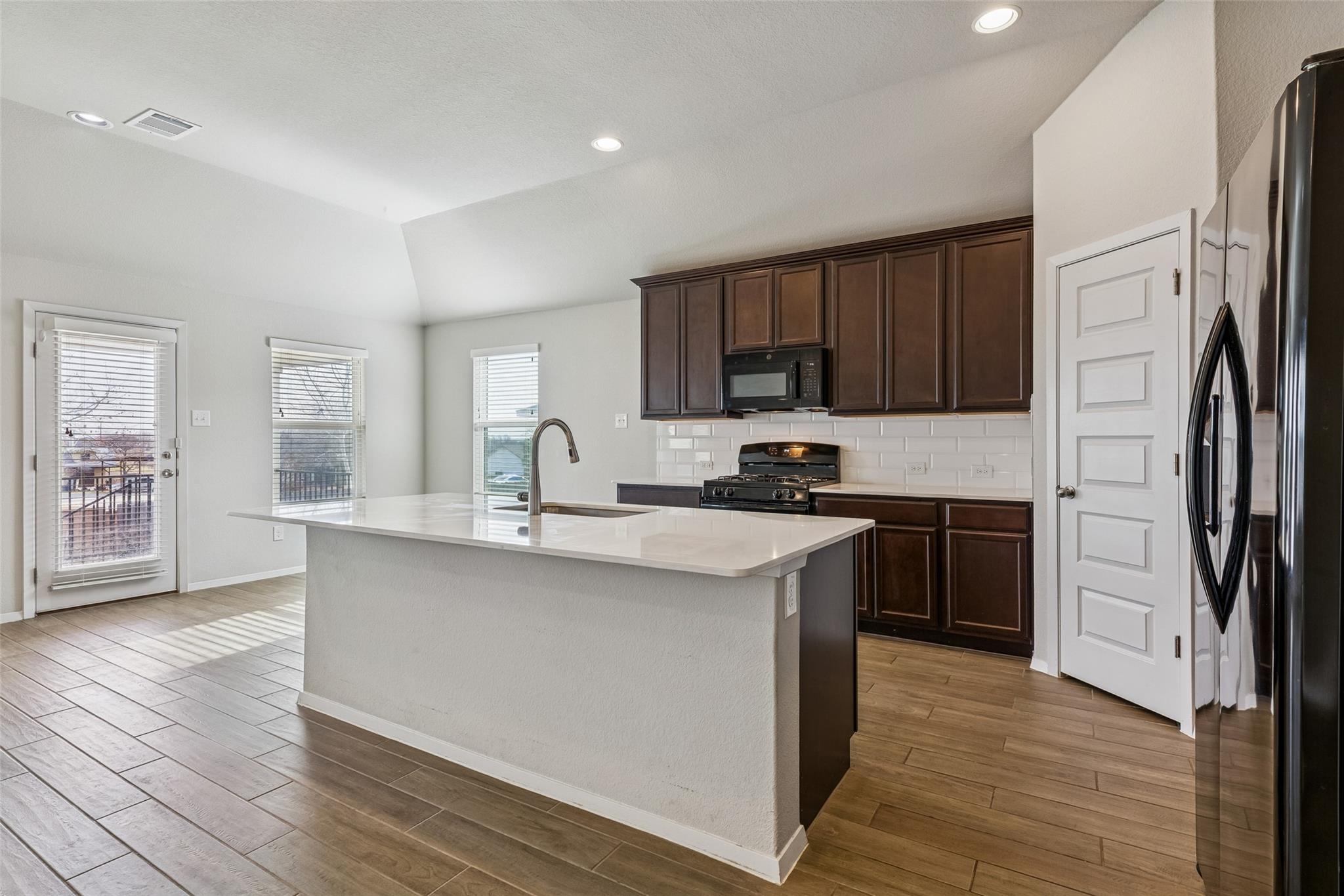 359 Spiny Lizard Ln, San Marcos, TX 78666