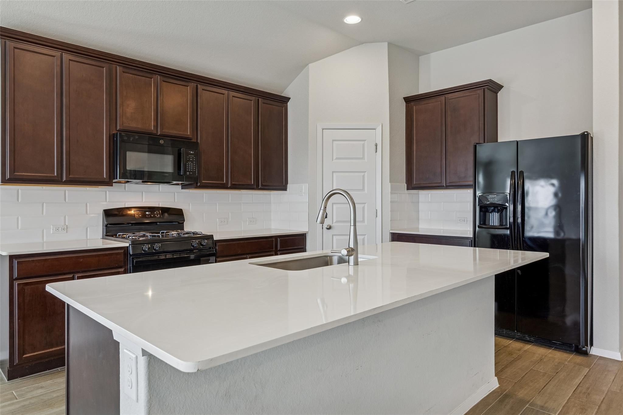 359 Spiny Lizard Ln, San Marcos, TX 78666