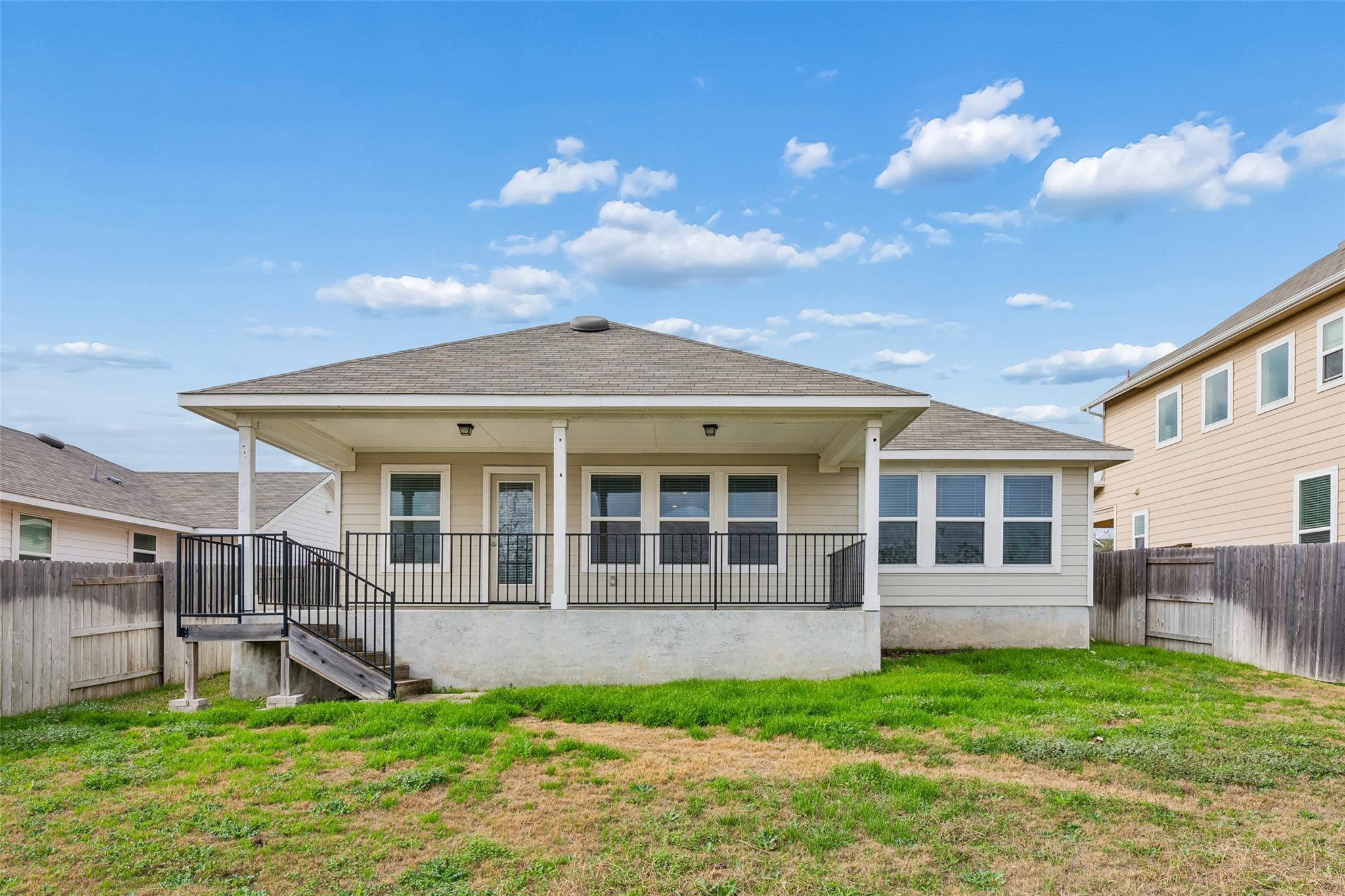 359 Spiny Lizard Ln, San Marcos, TX 78666