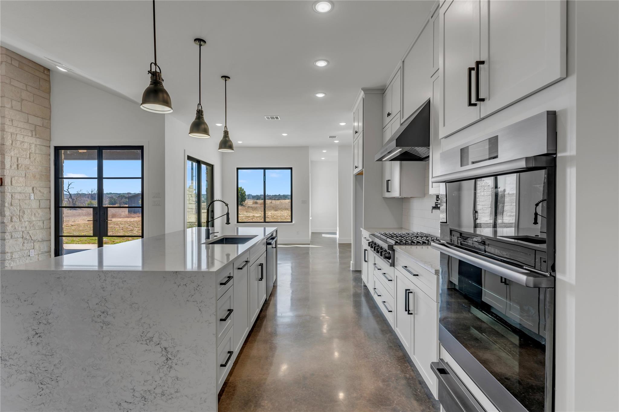 138 Cloudwood Ranch Rd, Briggs, TX 78608