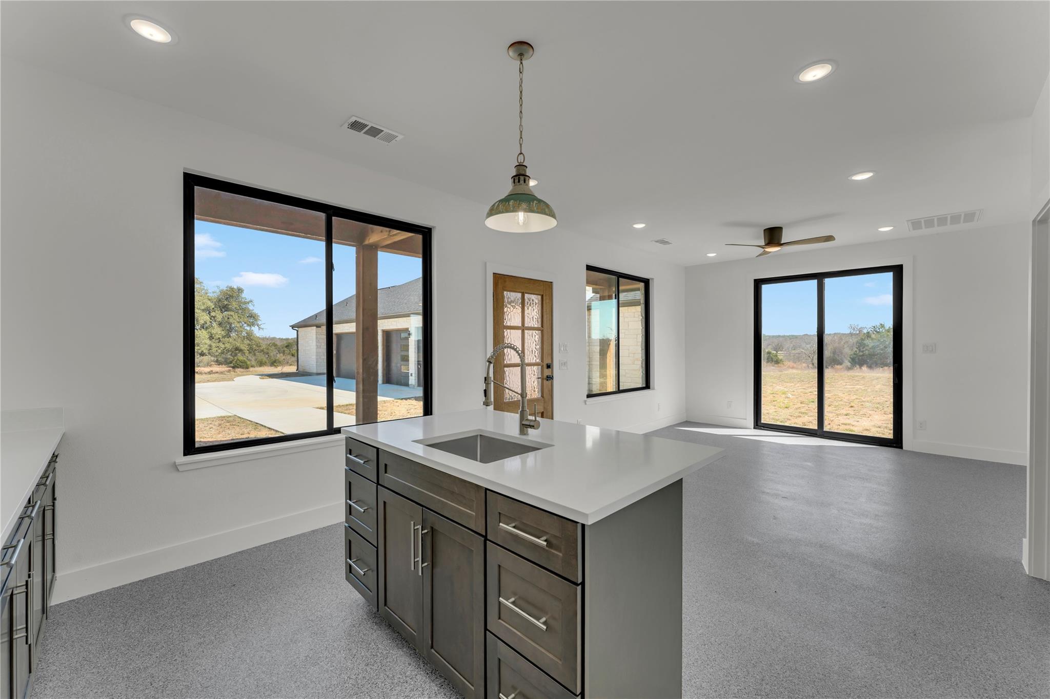 138 Cloudwood Ranch Rd, Briggs, TX 78608