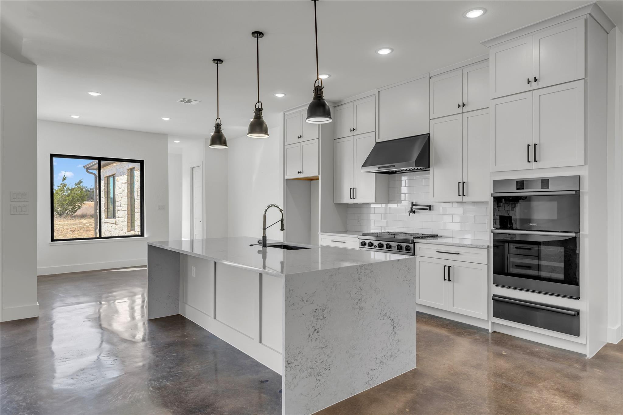 138 Cloudwood Ranch Rd, Briggs, TX 78608