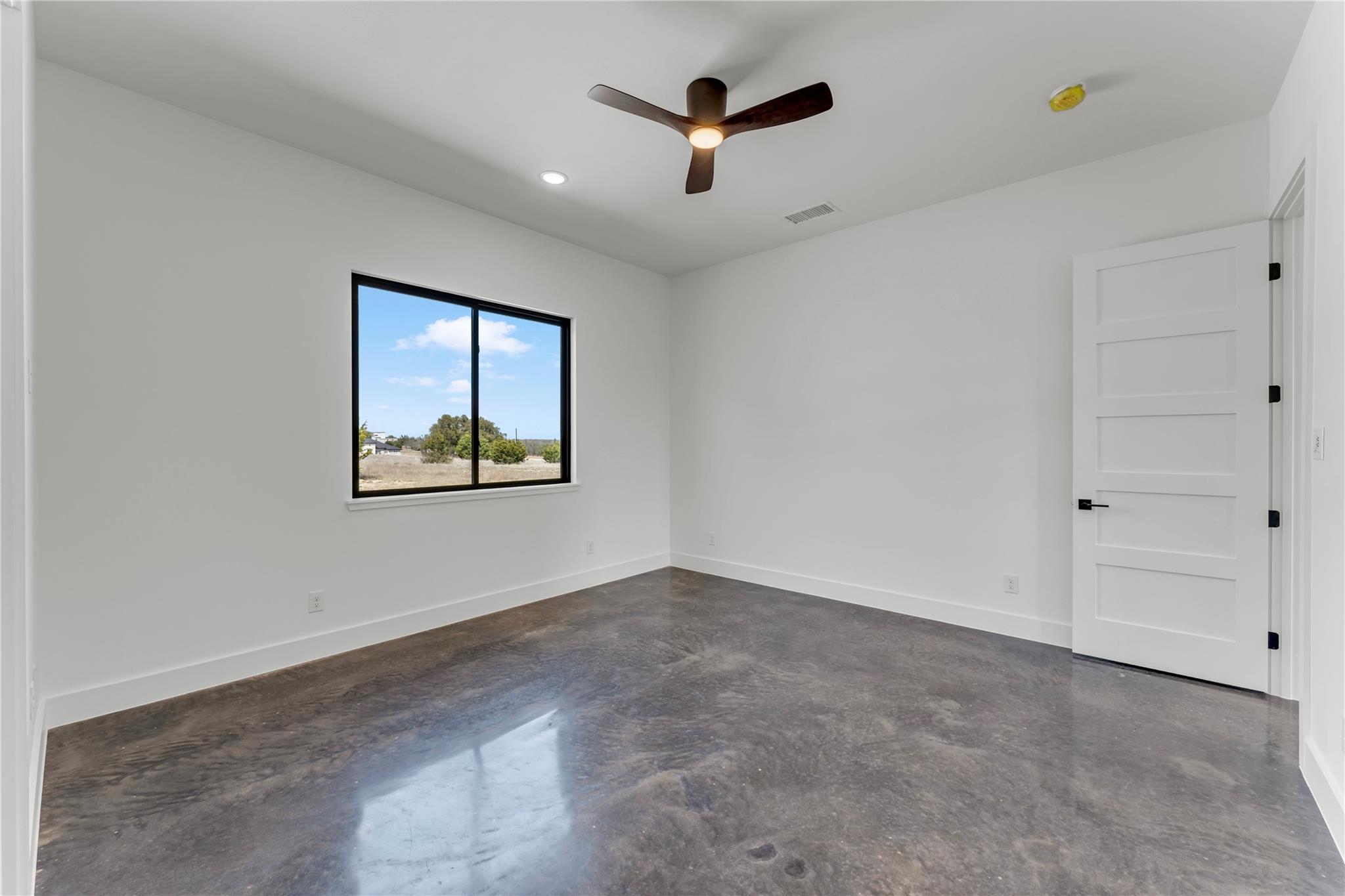 138 Cloudwood Ranch Rd, Briggs, TX 78608