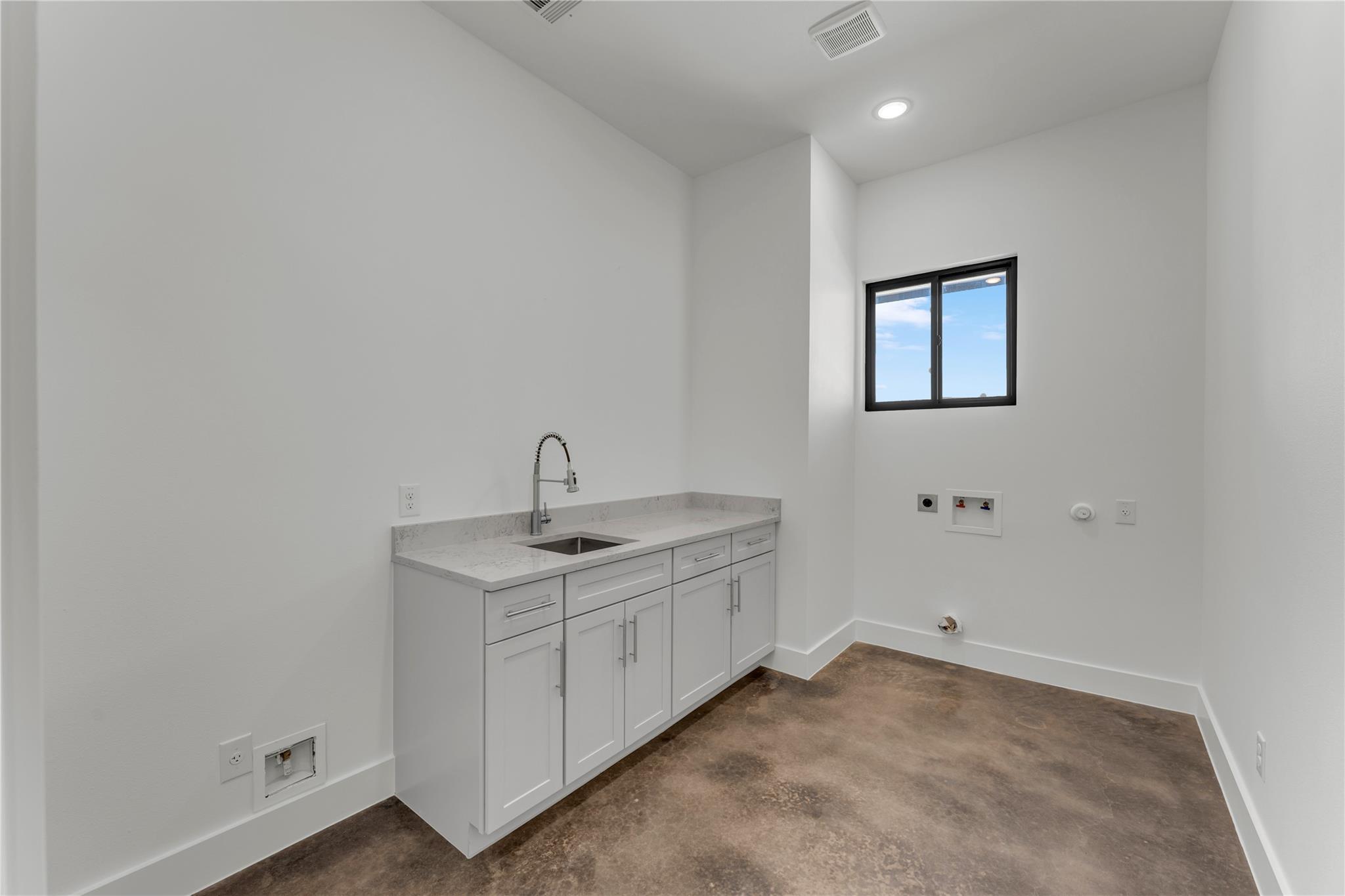 138 Cloudwood Ranch Rd, Briggs, TX 78608