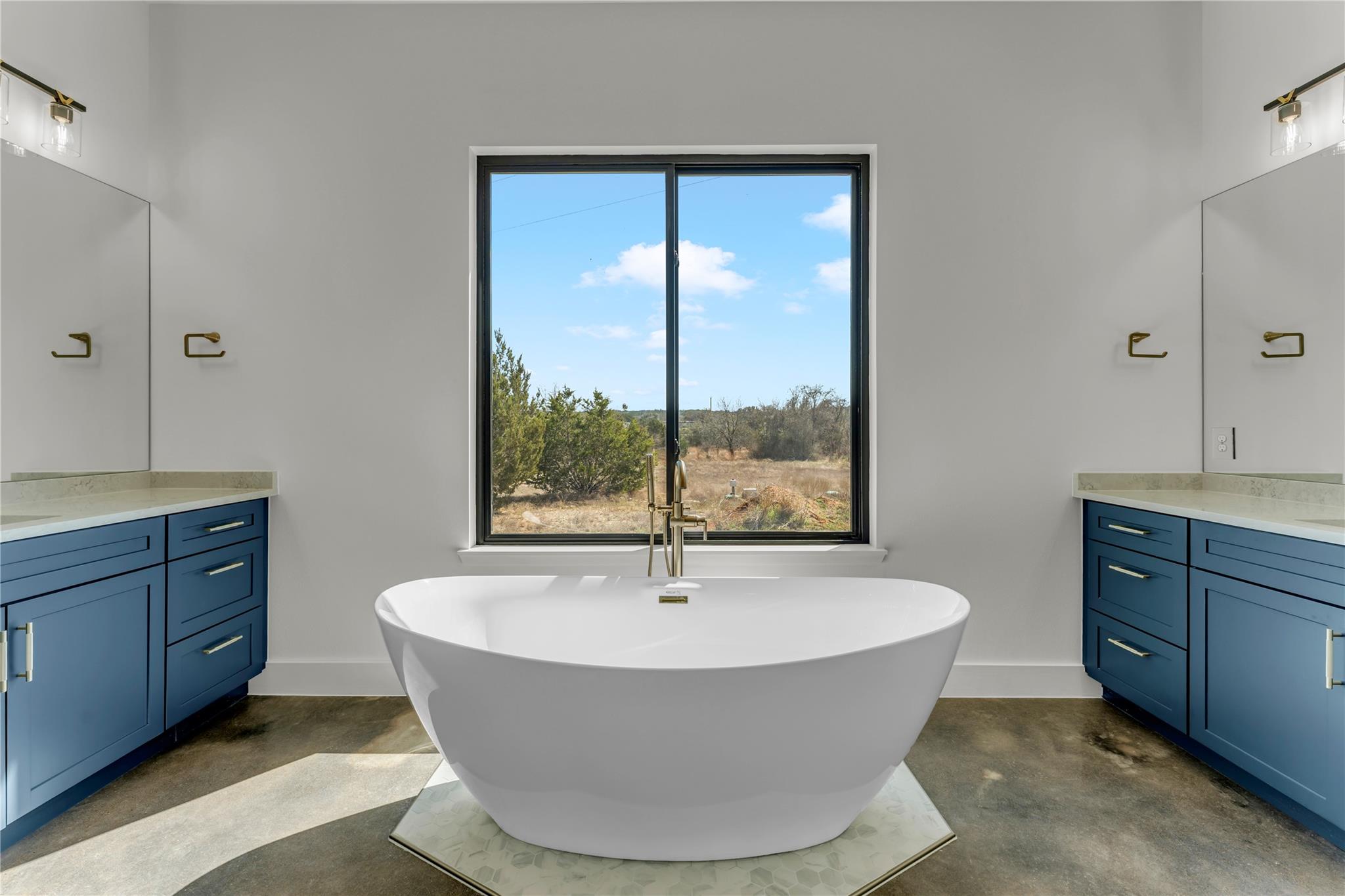 138 Cloudwood Ranch Rd, Briggs, TX 78608