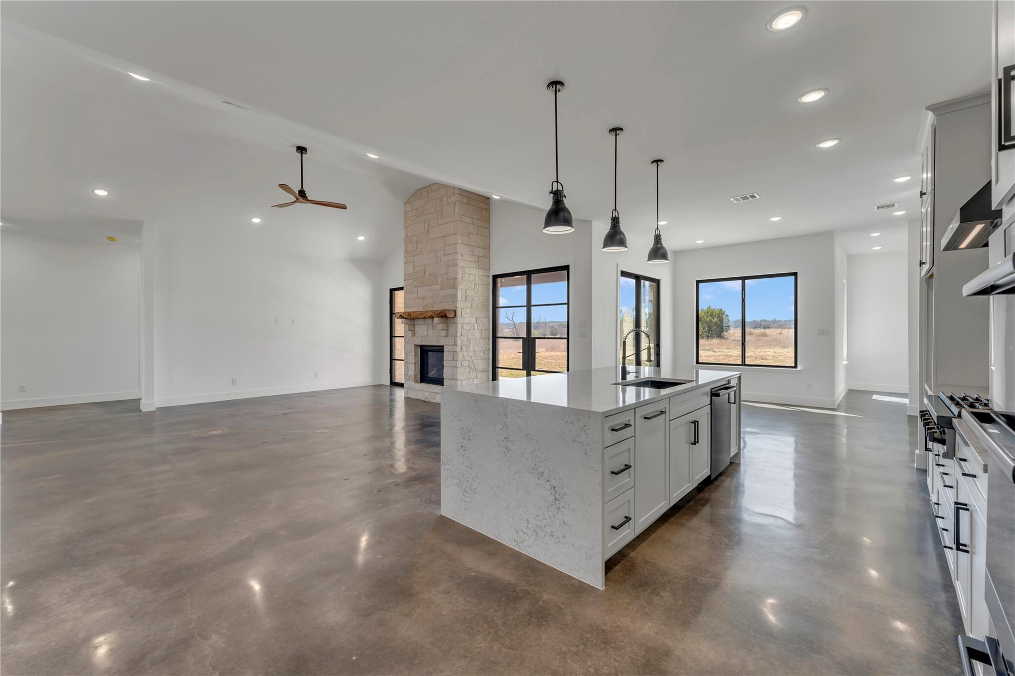 138 Cloudwood Ranch Rd, Briggs, TX 78608