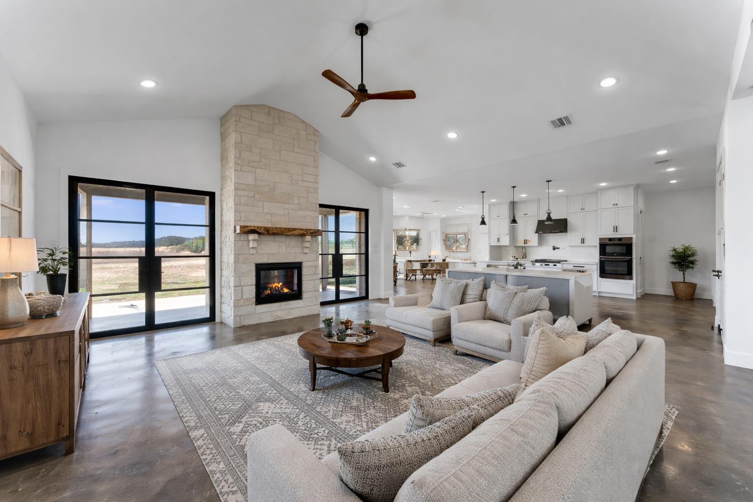 138 Cloudwood Ranch Rd, Briggs, TX 78608