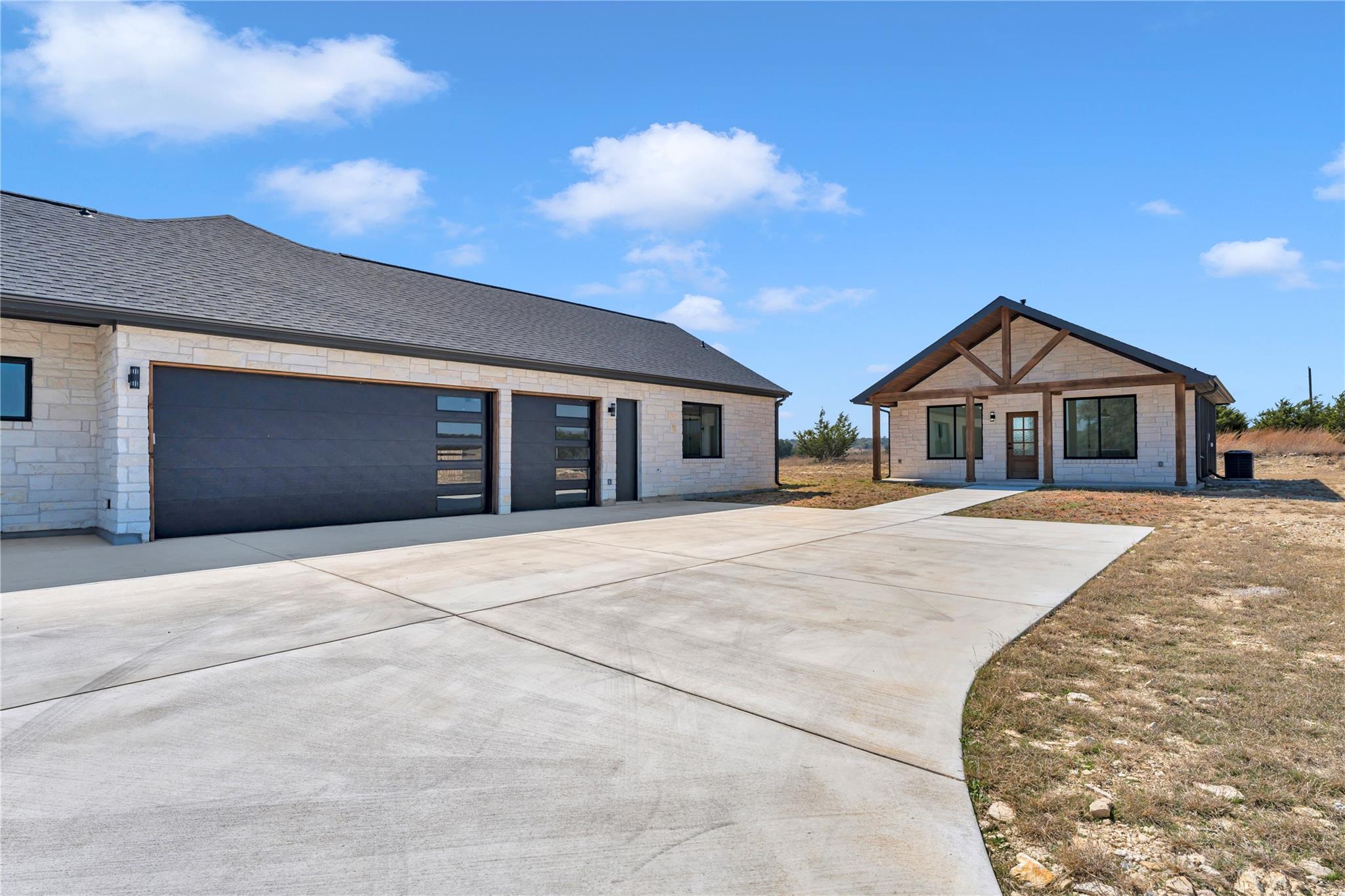 138 Cloudwood Ranch Rd, Briggs, TX 78608