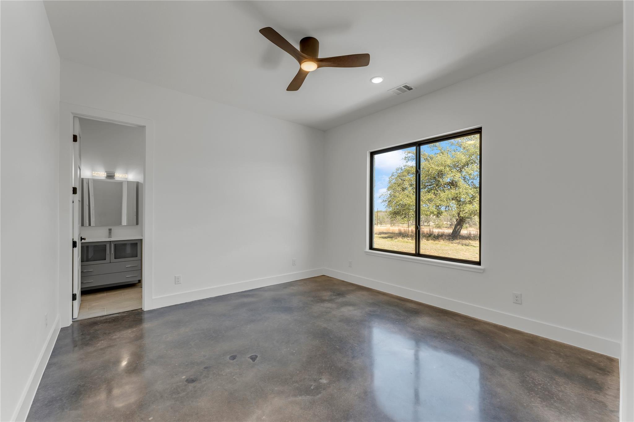 138 Cloudwood Ranch Rd, Briggs, TX 78608