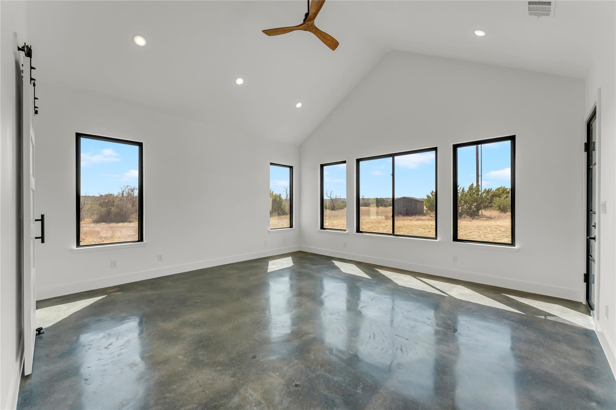 138 Cloudwood Ranch Rd, Briggs, TX 78608