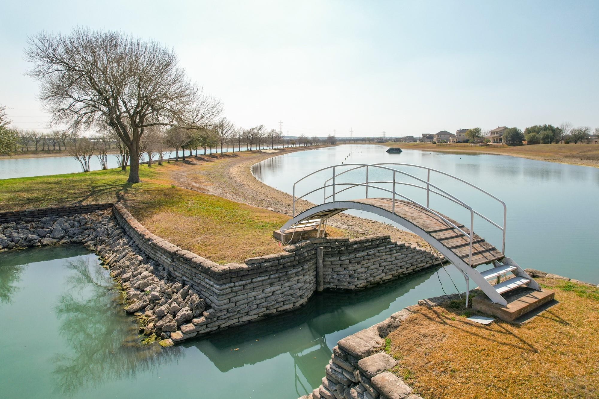 10700 Aqualux Cv, Buda, TX 78610