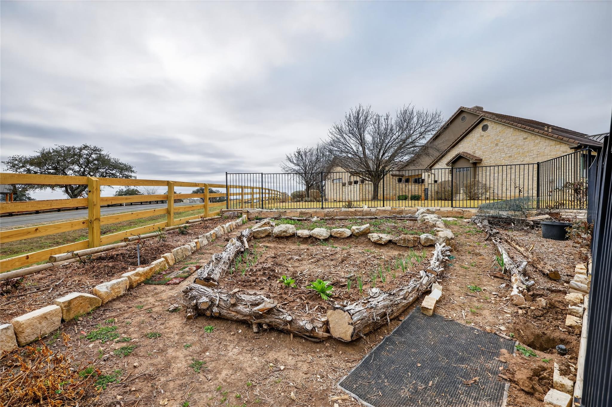 27023 Waterfall Hill Pkwy, Spicewood, TX 78669