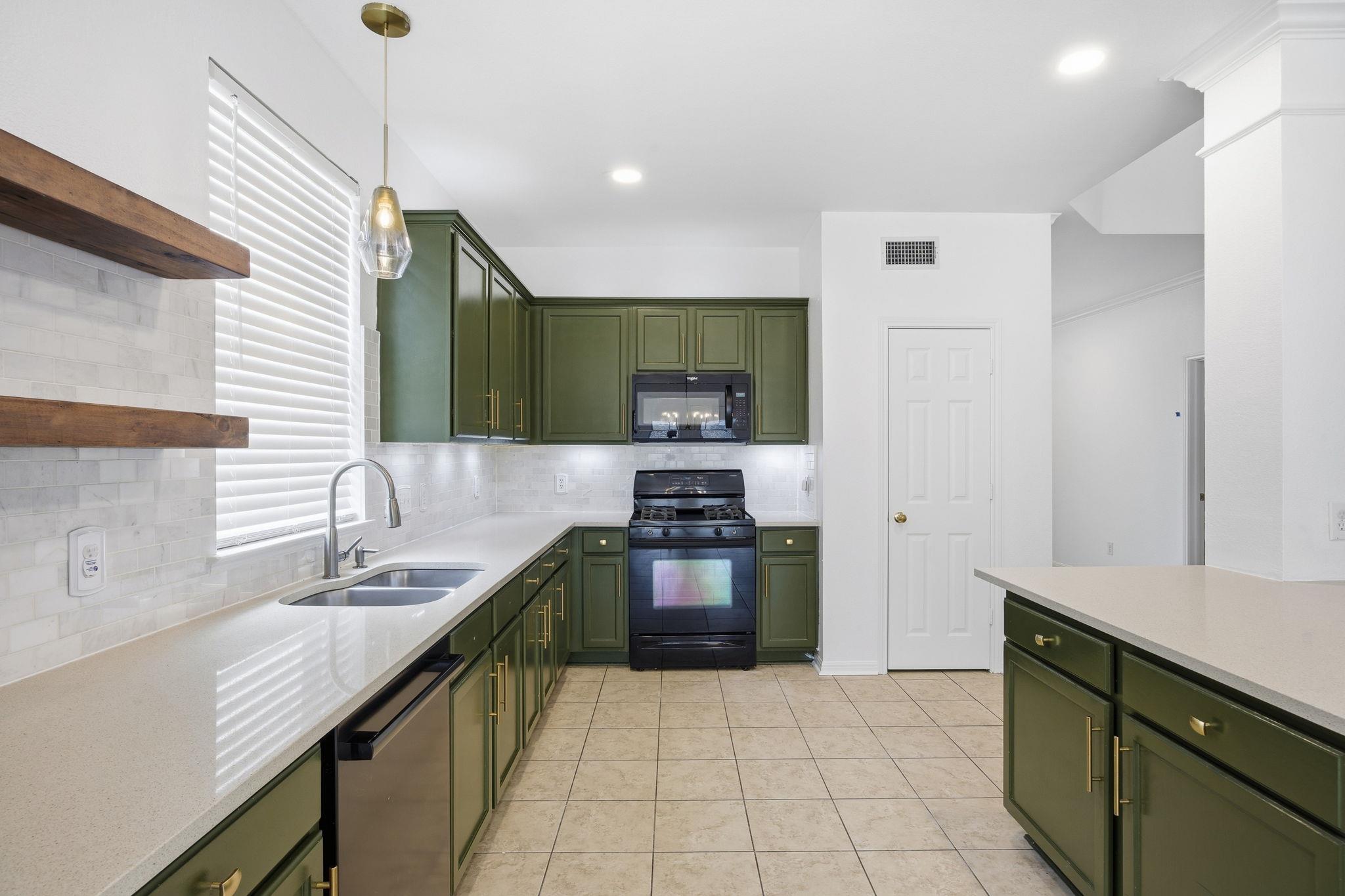 4301 Hoffman Dr, Austin, TX 78749