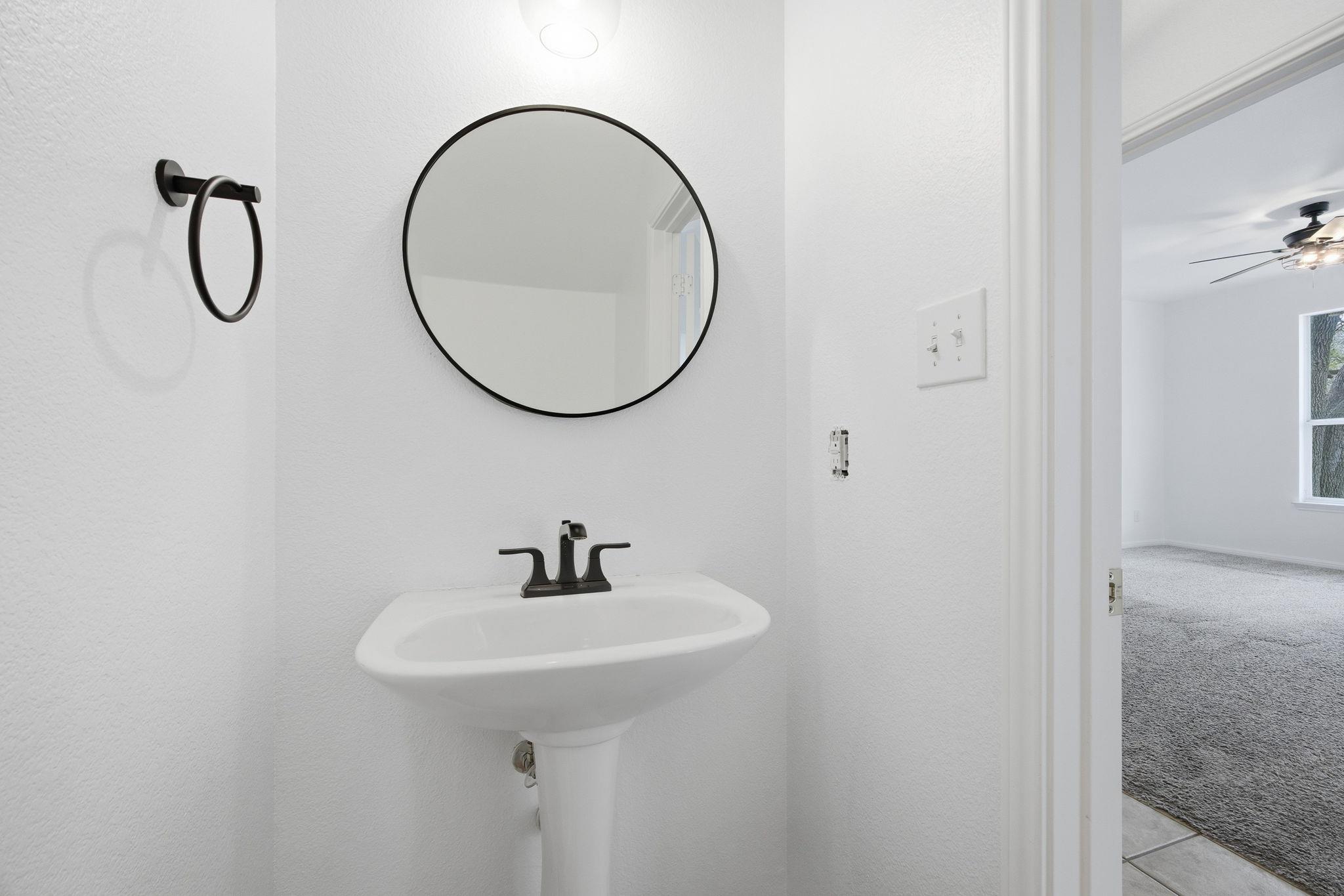 4301 Hoffman Dr, Austin, TX 78749