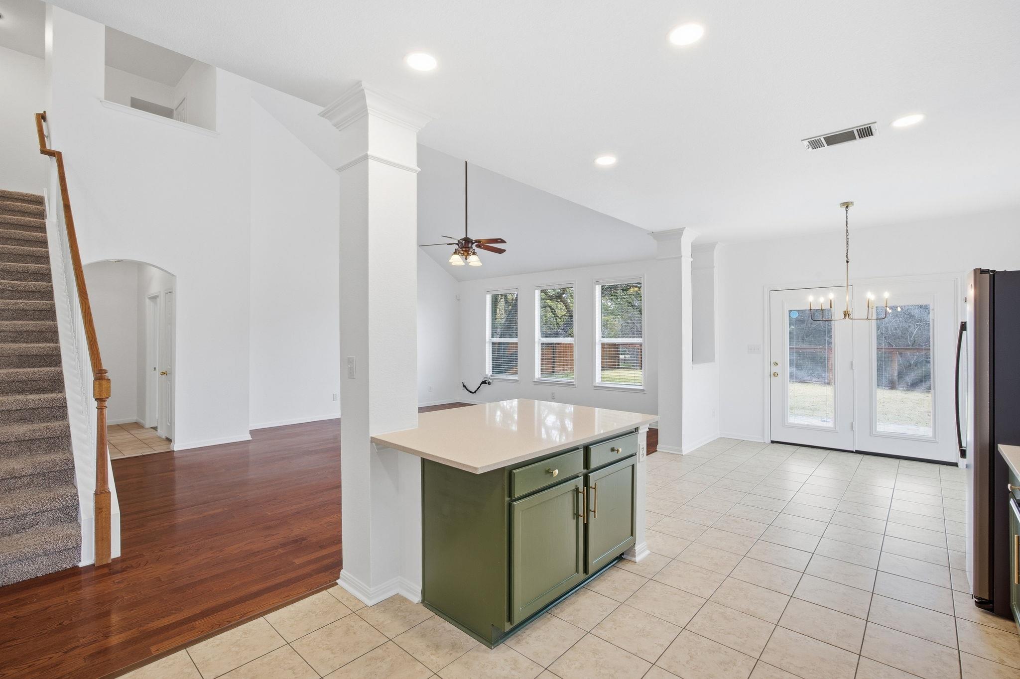 4301 Hoffman Dr, Austin, TX 78749