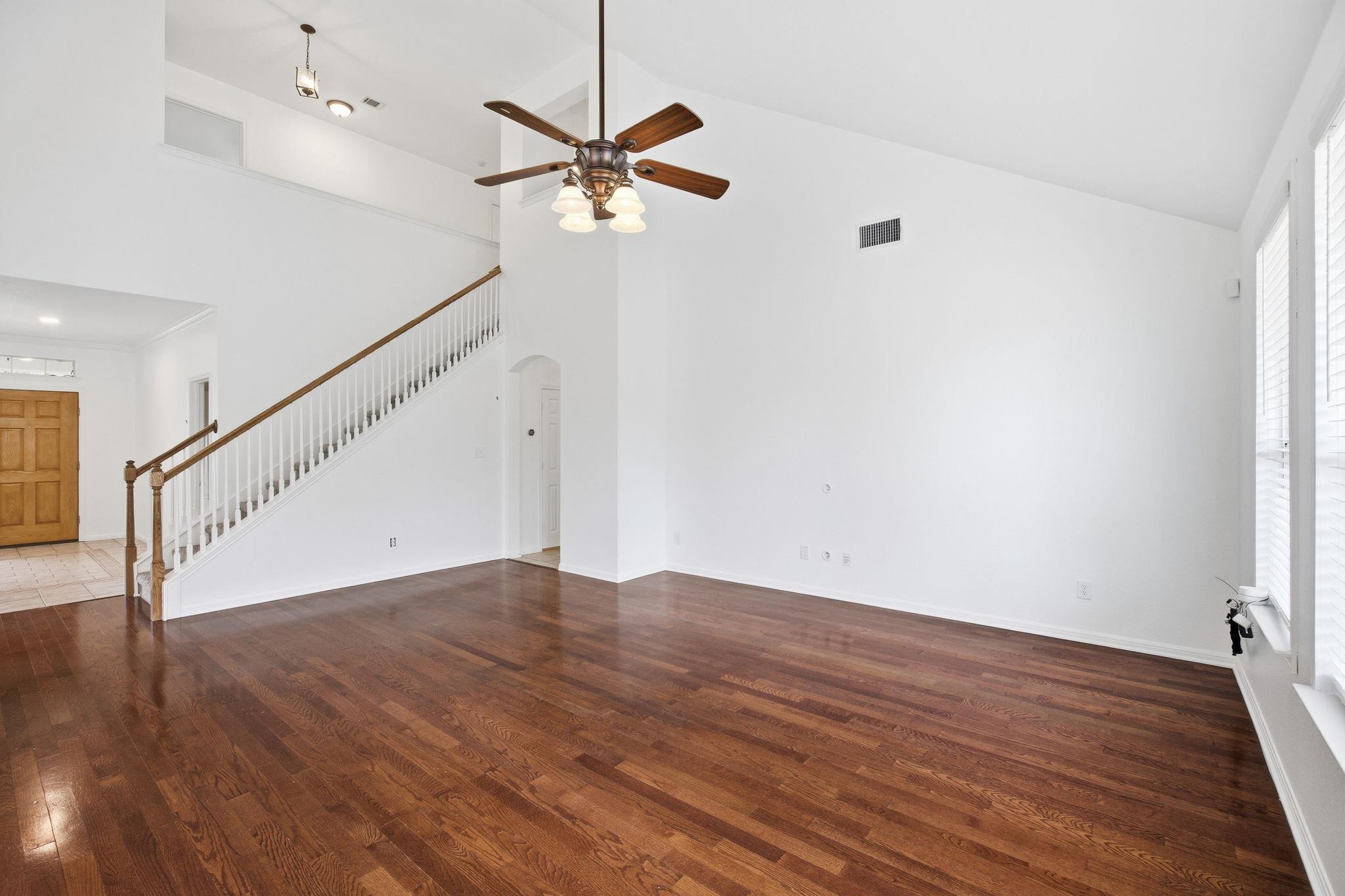 4301 Hoffman Dr, Austin, TX 78749