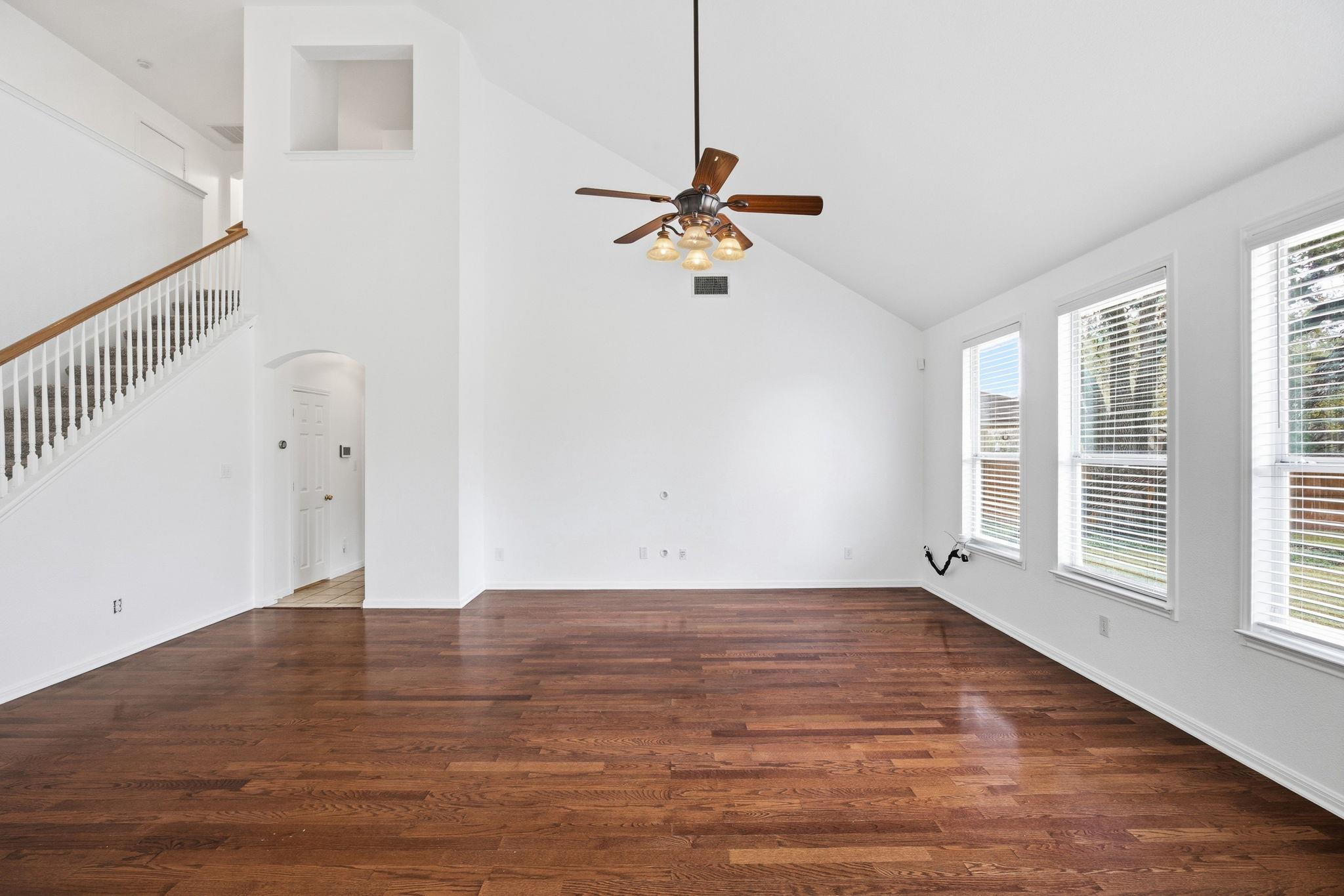 4301 Hoffman Dr, Austin, TX 78749