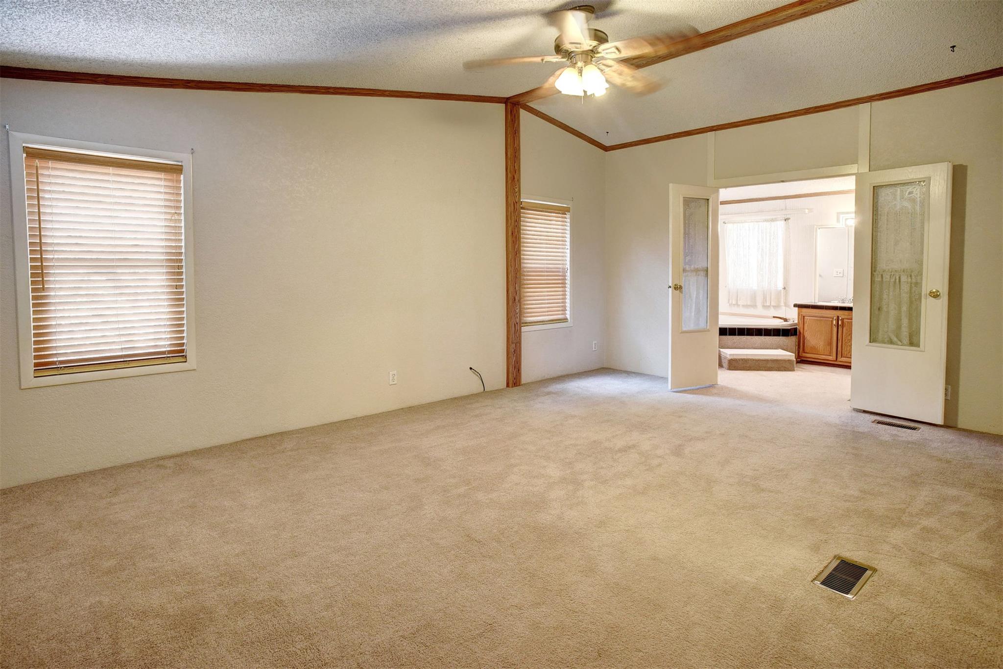 243 Piney Ridge Dr, Bastrop, TX 78602