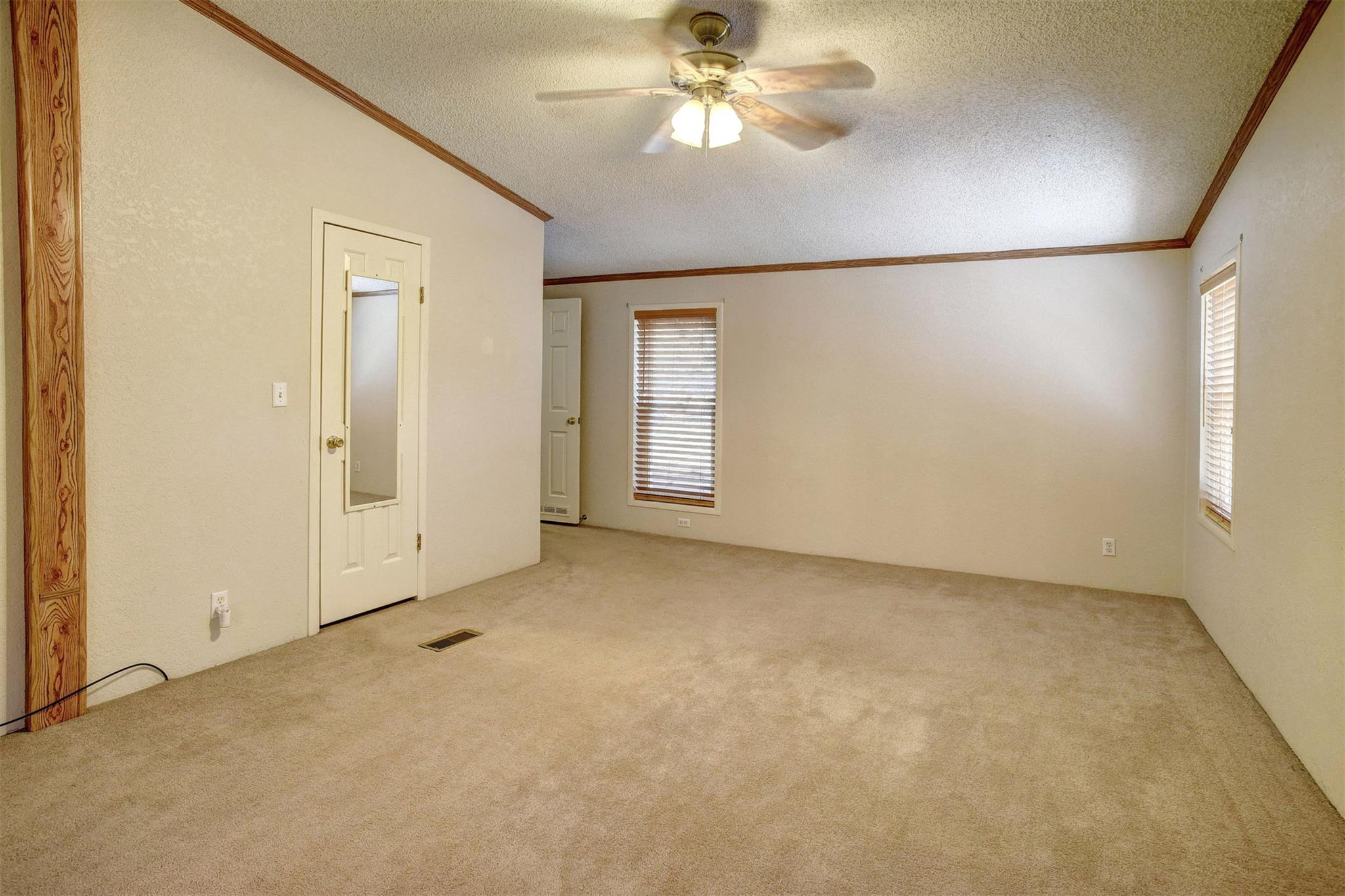 243 Piney Ridge Dr, Bastrop, TX 78602