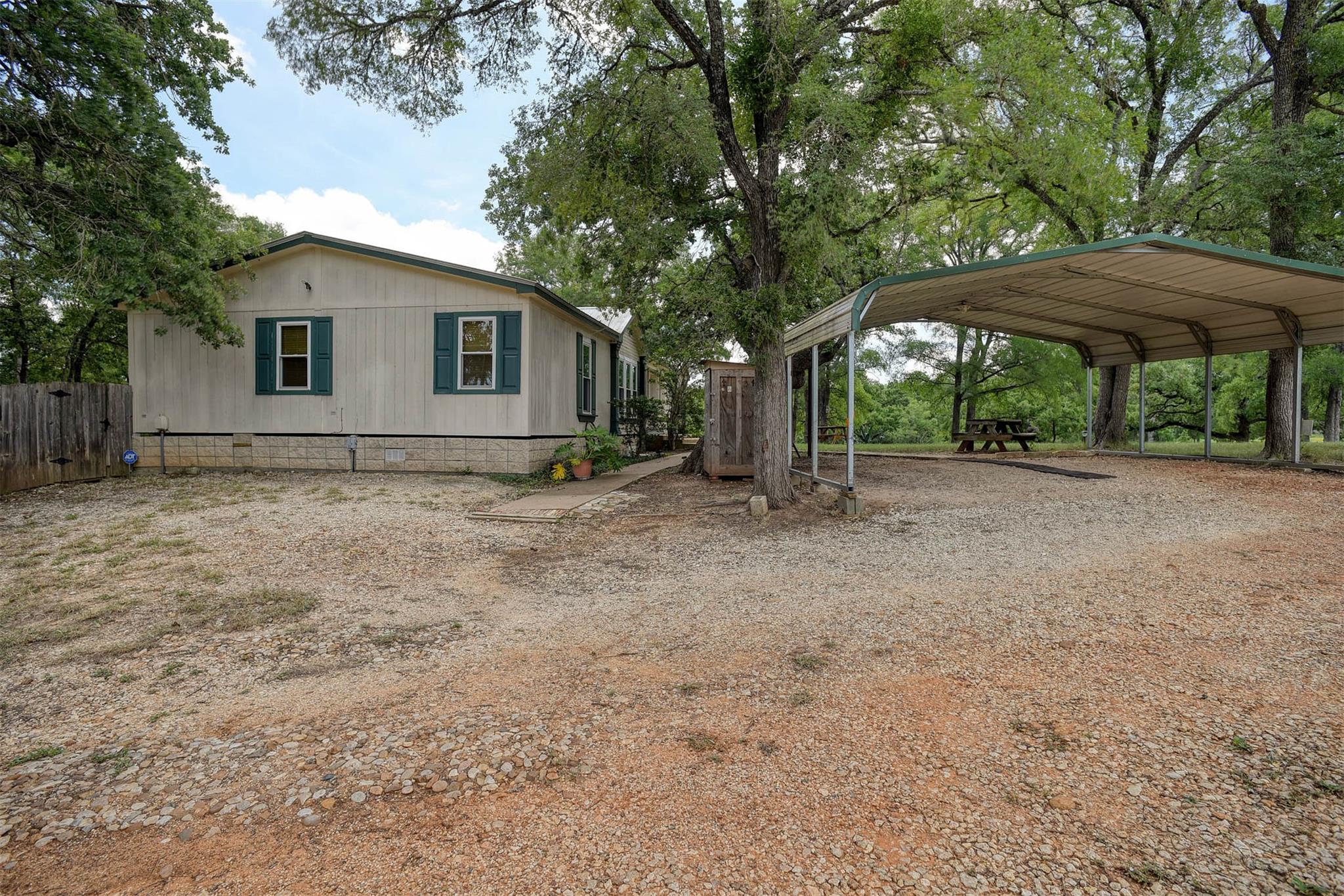 243 Piney Ridge Dr, Bastrop, TX 78602