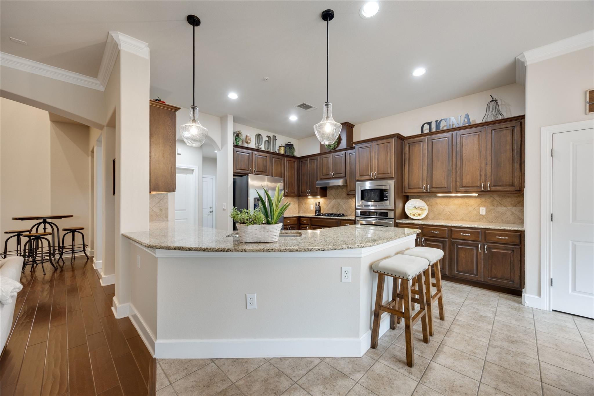 7800 Southwest Pkwy # 412, Austin, TX 78735