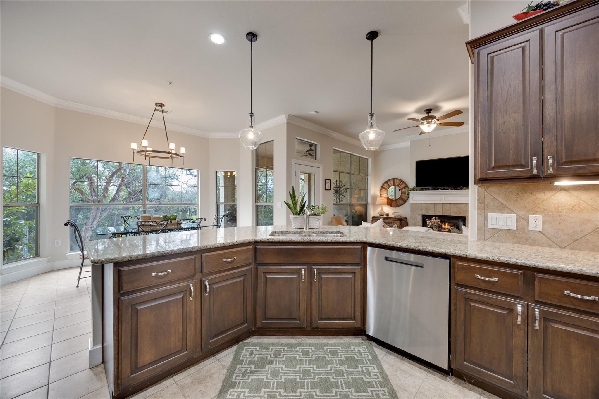 7800 Southwest Pkwy # 412, Austin, TX 78735