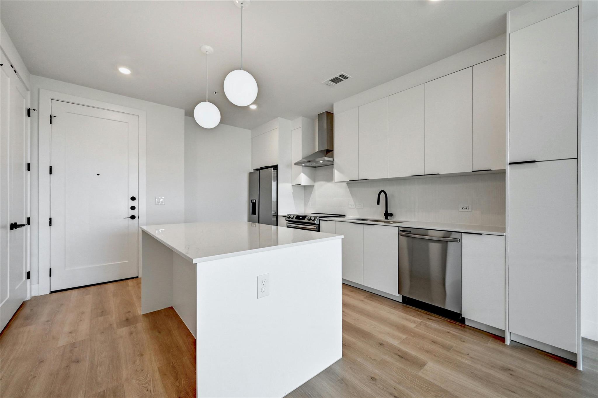 1701 Simond Ave # 323, Austin, TX 78723