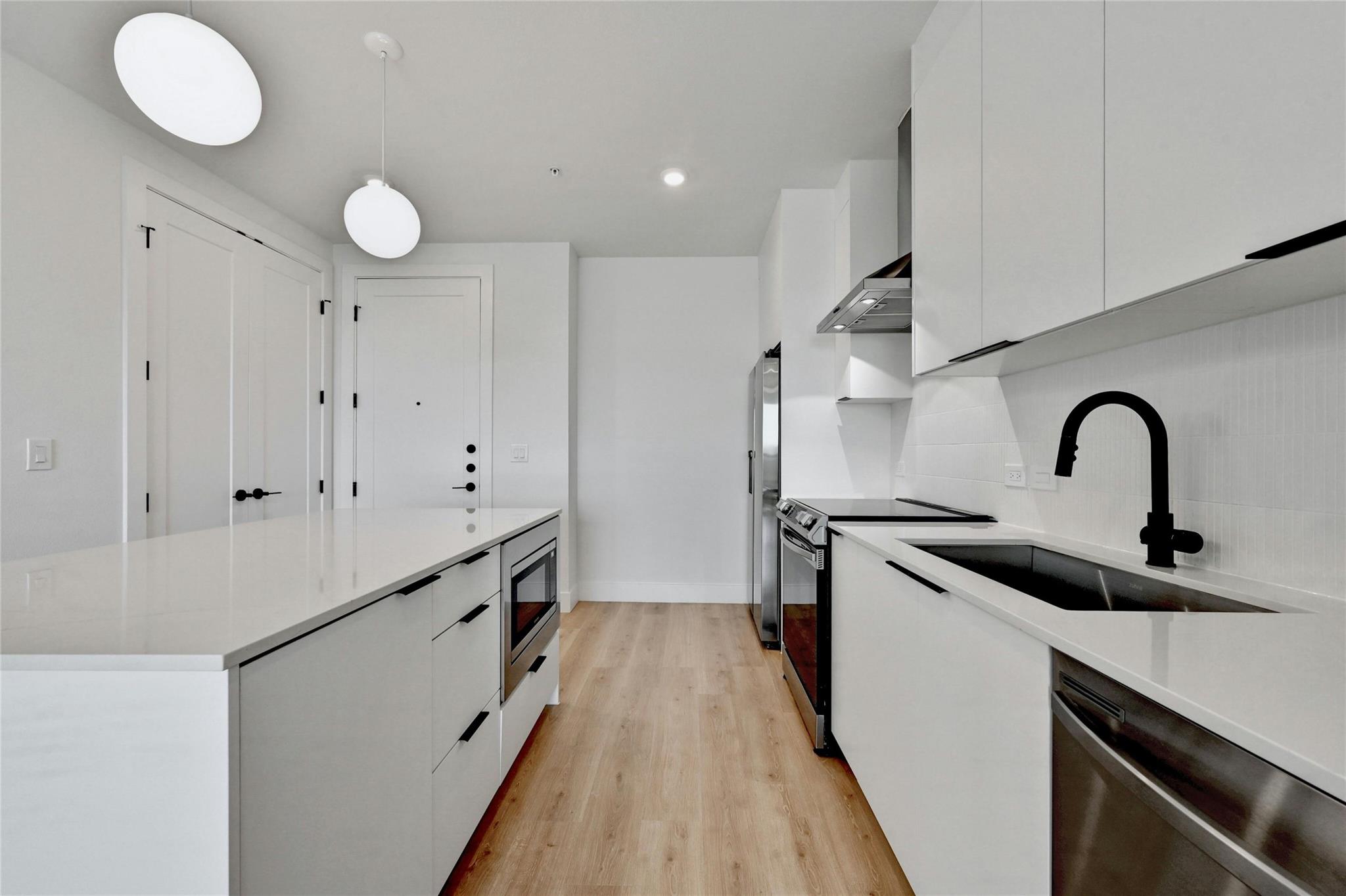 1701 Simond Ave # 323, Austin, TX 78723