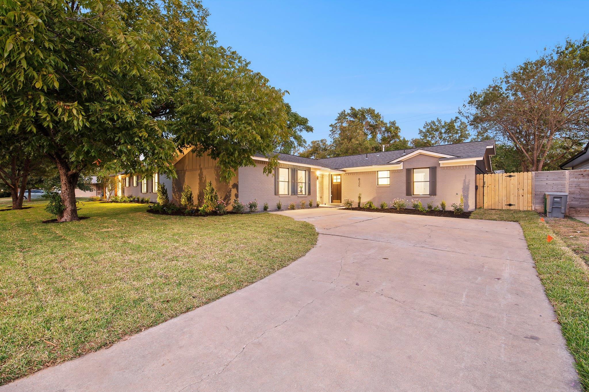 8305 Briarwood Ln, Austin, TX 78757