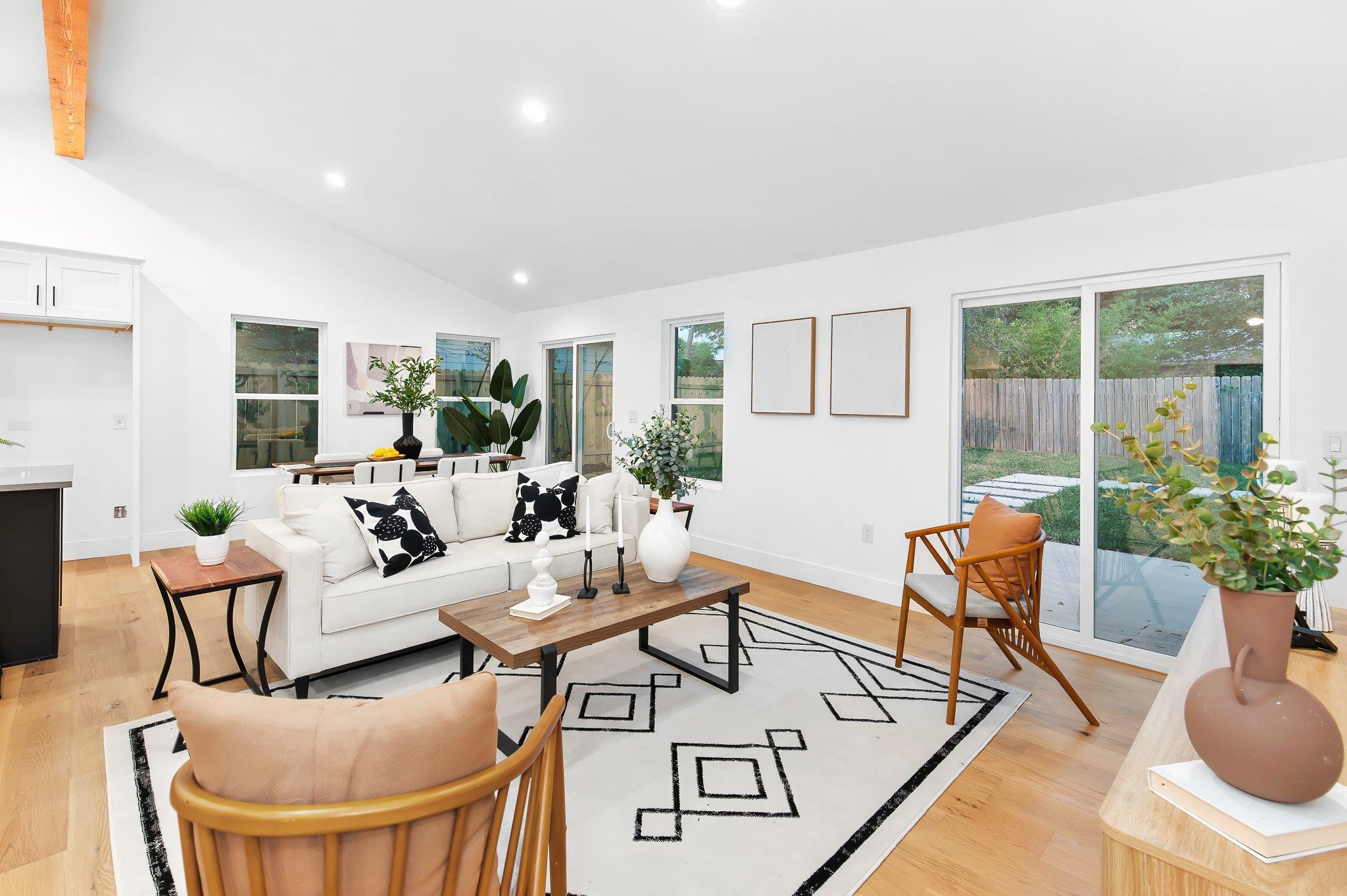 8305 Briarwood Ln, Austin, TX 78757