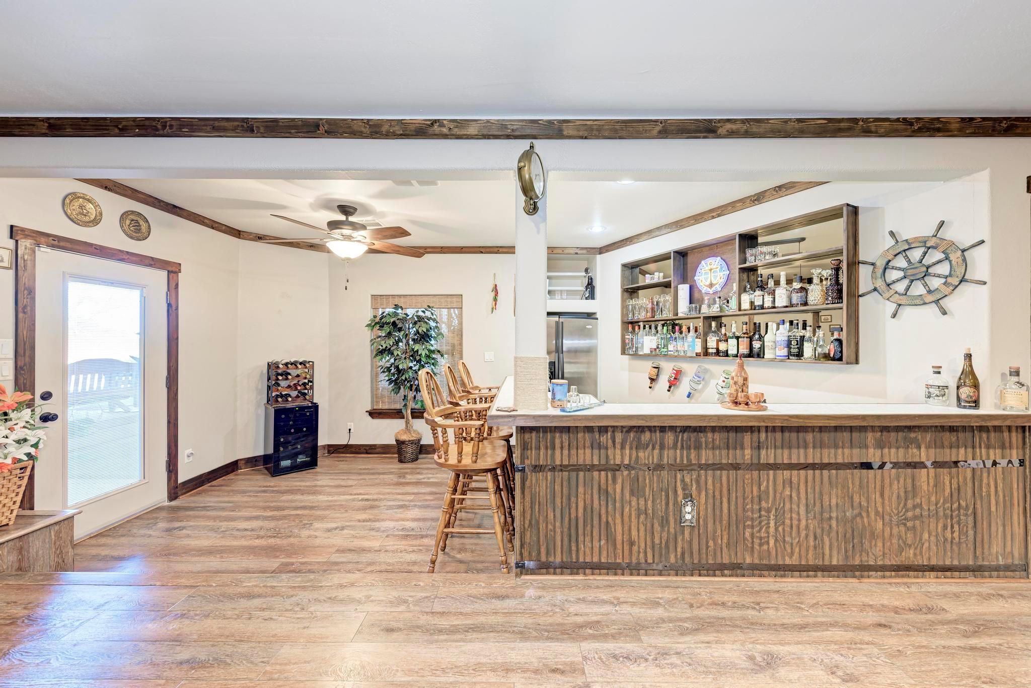 303 Left Ln, Horseshoe Bay, TX 78657