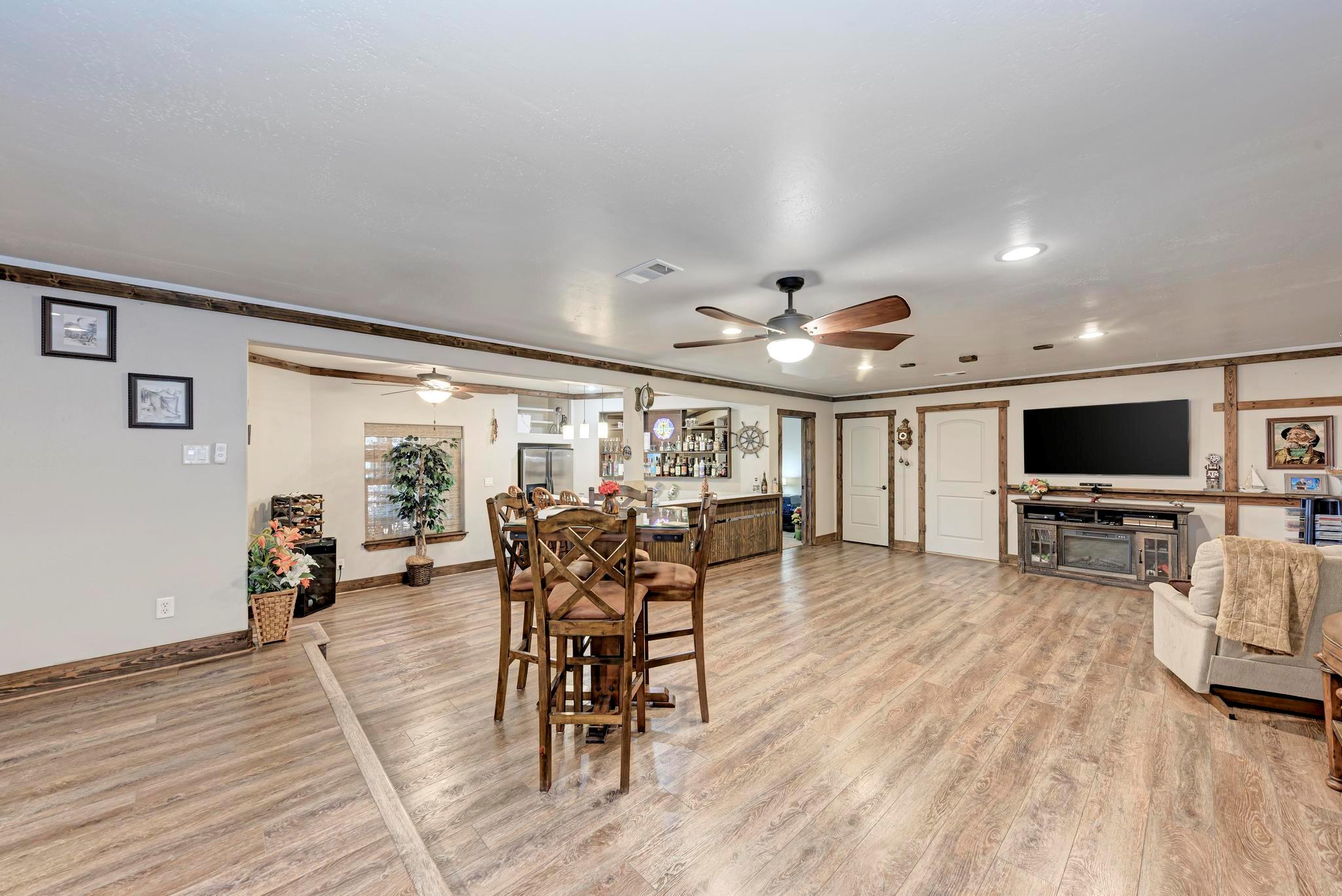 303 Left Ln, Horseshoe Bay, TX 78657