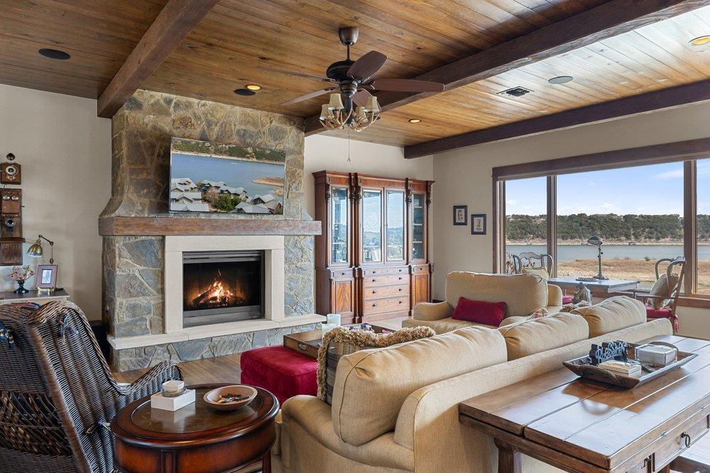 2217 Seabiscuit Cv # 113, Spicewood, TX 78669