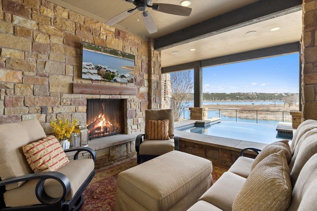 2217 Seabiscuit Cv # 113, Spicewood, TX 78669