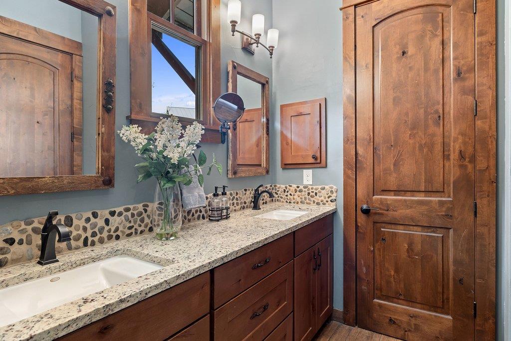 2217 Seabiscuit Cv # 113, Spicewood, TX 78669