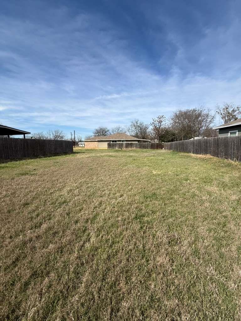 612 Briggs St, Lampasas, TX 76550