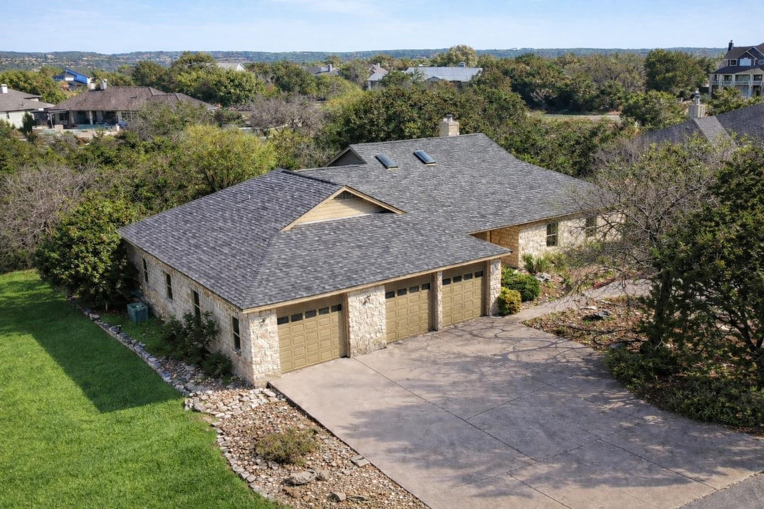 945 Wesley Ridge Dr, Spicewood, TX 78669