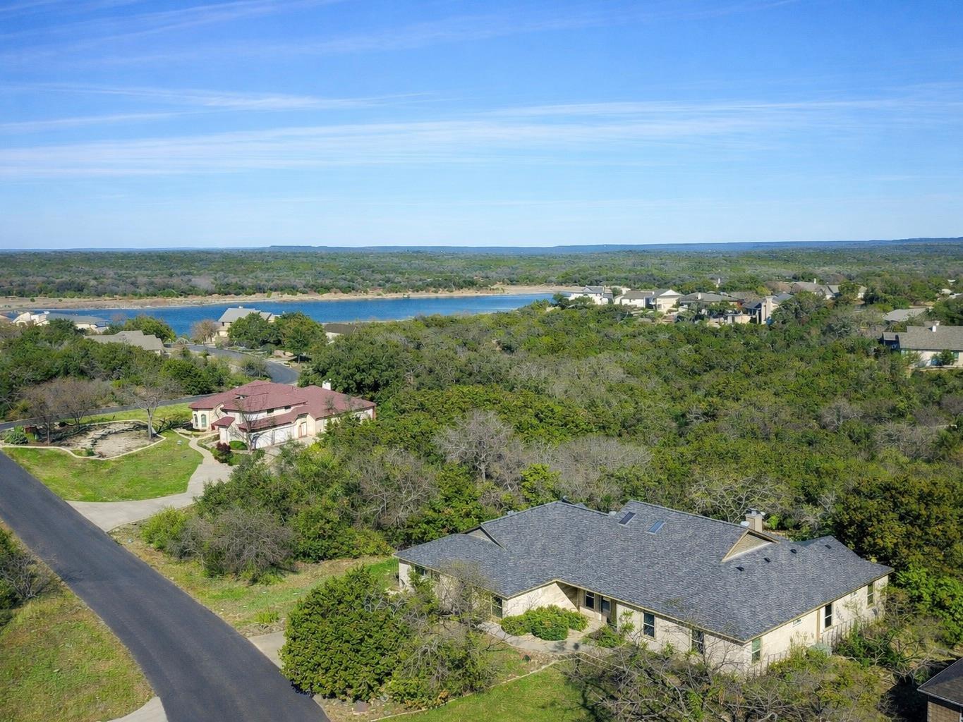 945 Wesley Ridge Dr, Spicewood, TX 78669