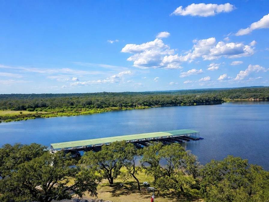 945 Wesley Ridge Dr, Spicewood, TX 78669