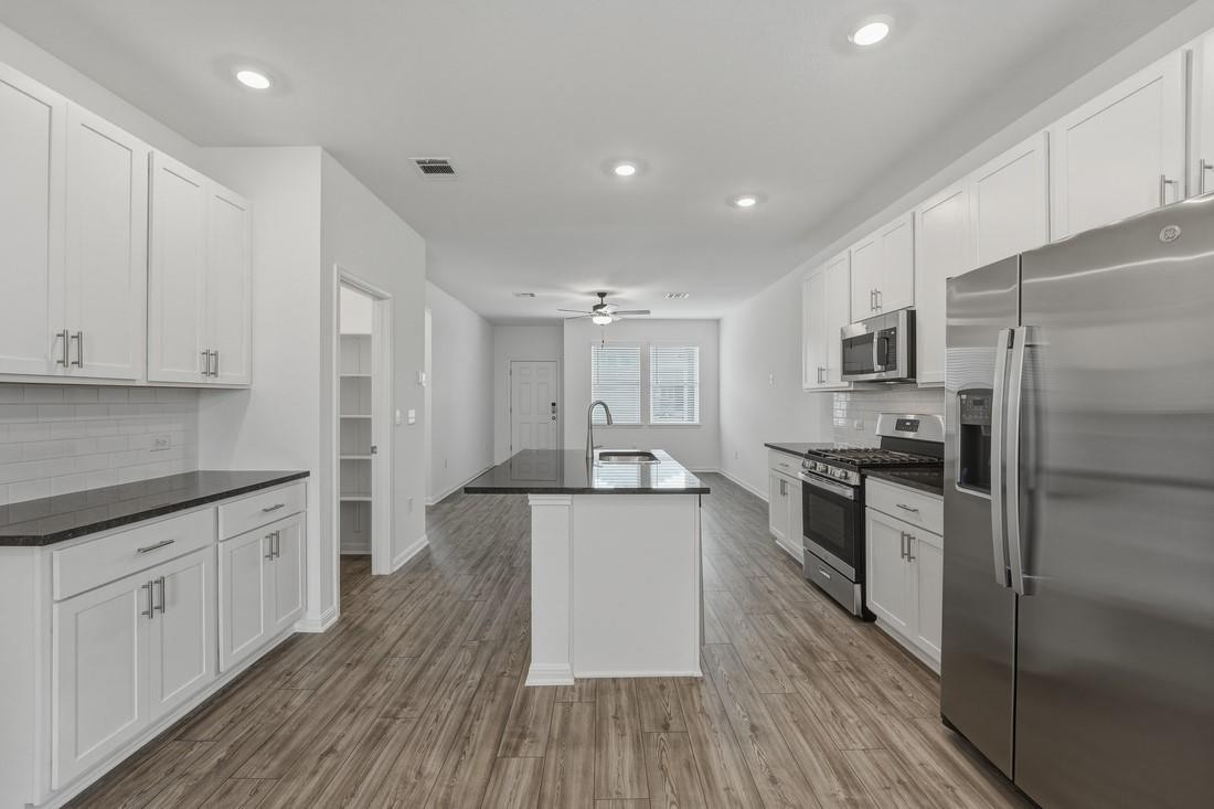 6012 Alfred Acres Dr, Del Valle, TX 78617