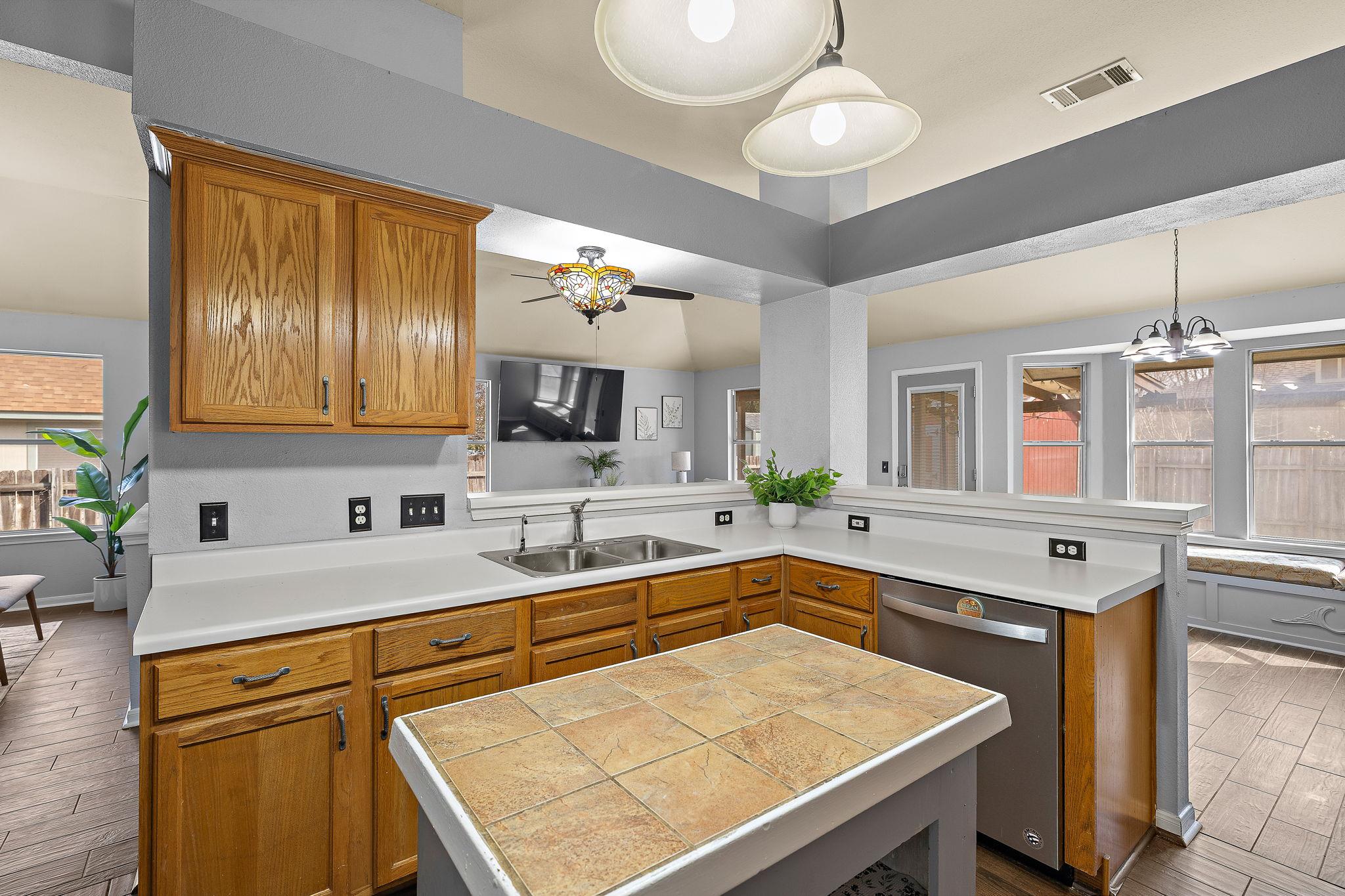 15 Azalea Dr, Georgetown, TX 78626