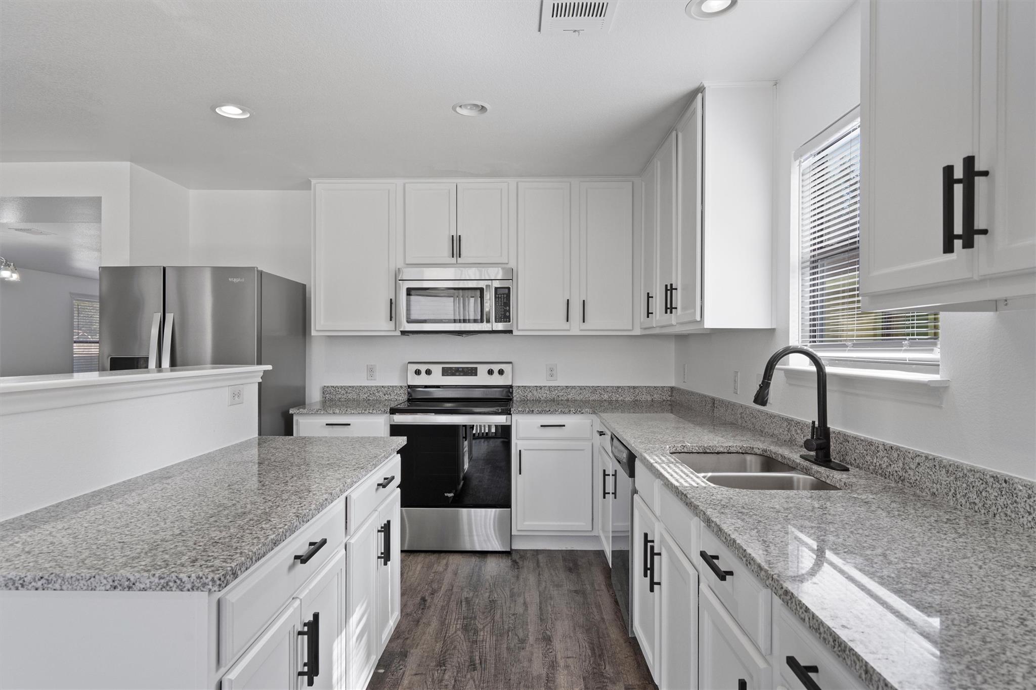 5608 Sunday Silence Dr, Del Valle, TX 78617