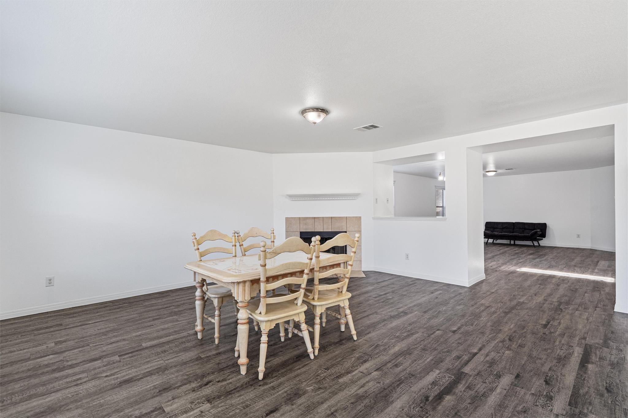 5608 Sunday Silence Dr, Del Valle, TX 78617