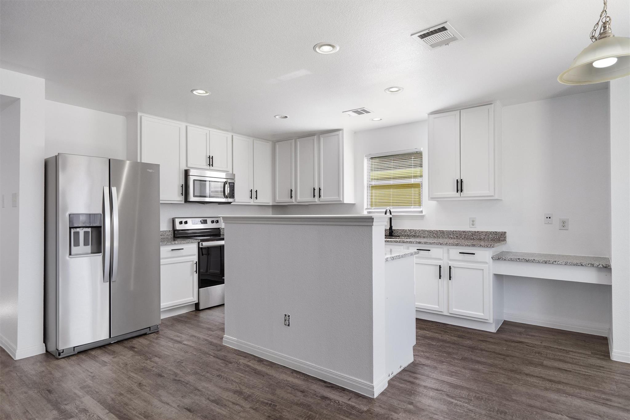 5608 Sunday Silence Dr, Del Valle, TX 78617