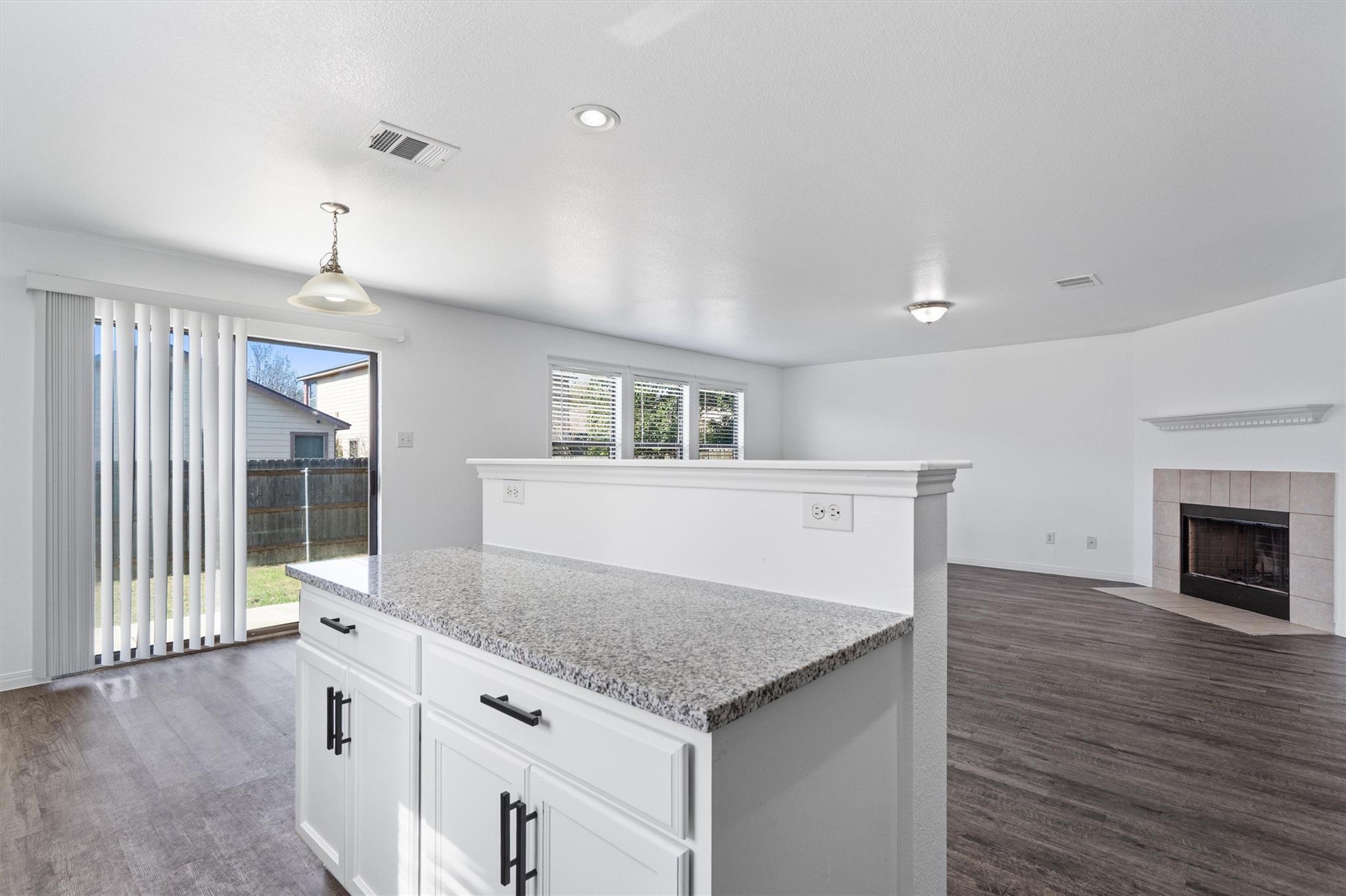 5608 Sunday Silence Dr, Del Valle, TX 78617