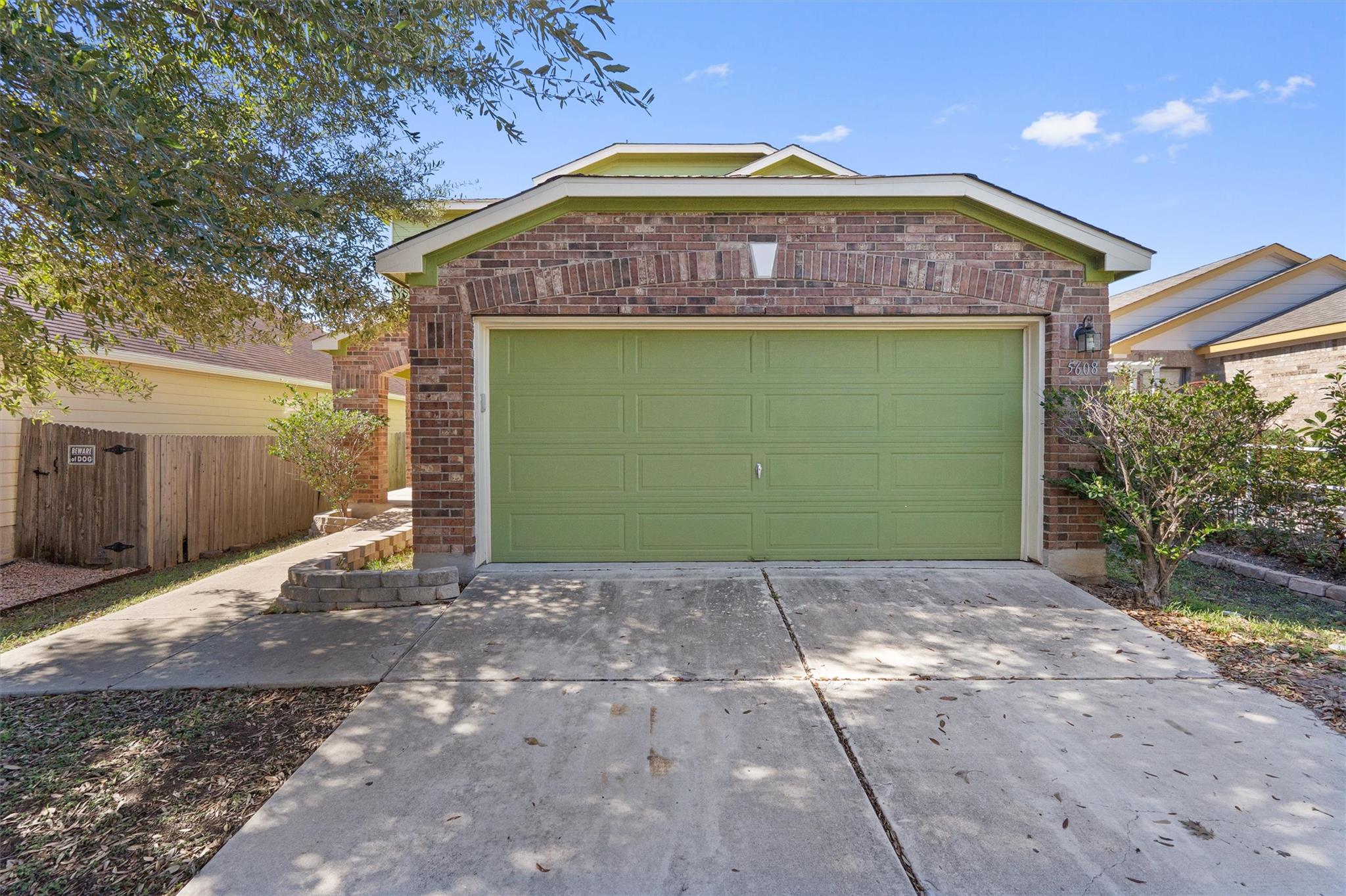 5608 Sunday Silence Dr, Del Valle, TX 78617