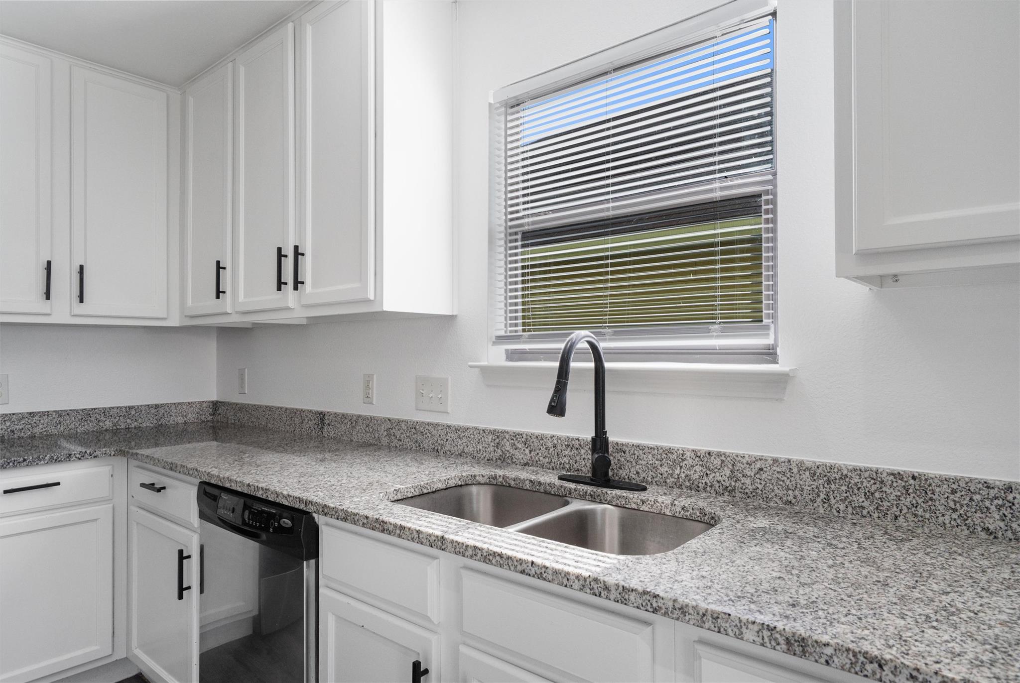 5608 Sunday Silence Dr, Del Valle, TX 78617